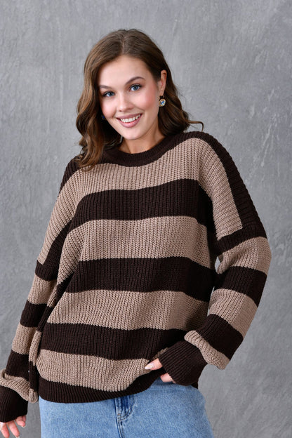 Weitärmeliger, gestreifter Strickpullover mit Rundhalsausschnitt und langen Ärmeln