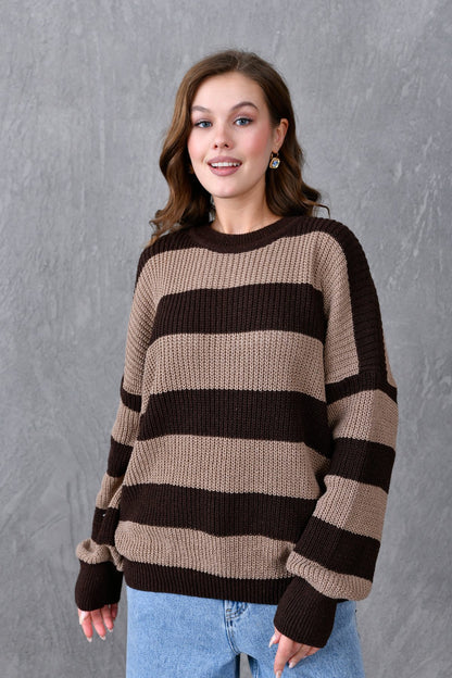 Weitärmeliger, gestreifter Strickpullover mit Rundhalsausschnitt und langen Ärmeln
