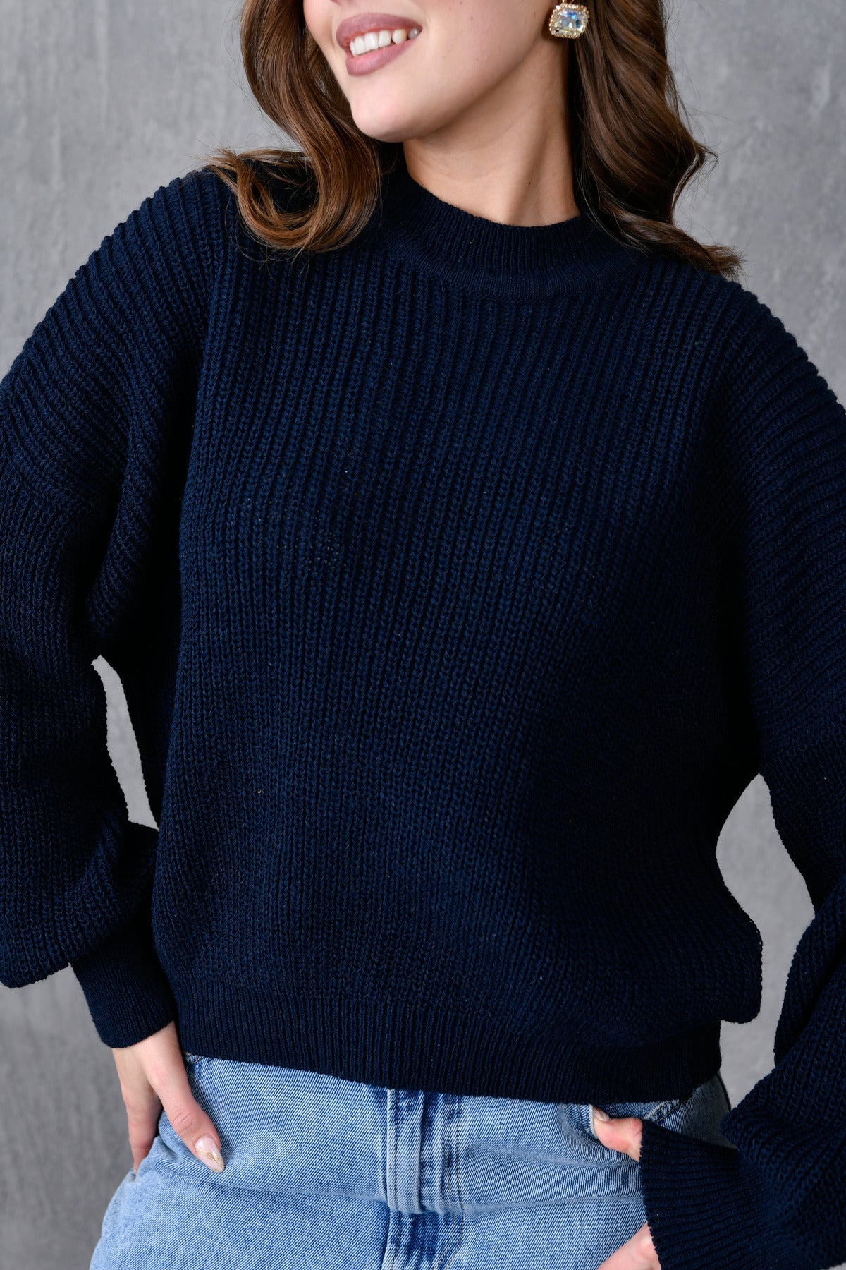 Oversize-Strickpullover mit weiten Ärmeln, Rundhalsausschnitt und langen Ärmeln