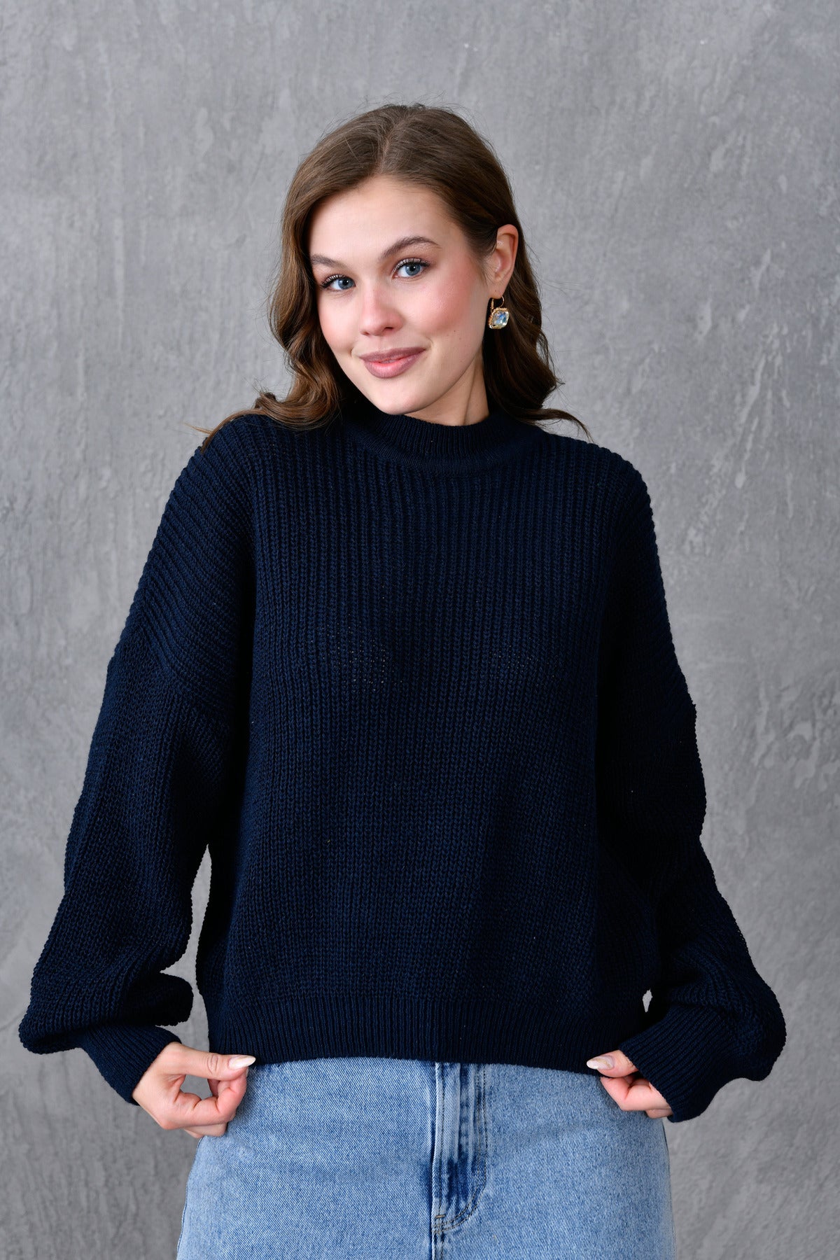 Oversize-Strickpullover mit weiten Ärmeln, Rundhalsausschnitt und langen Ärmeln