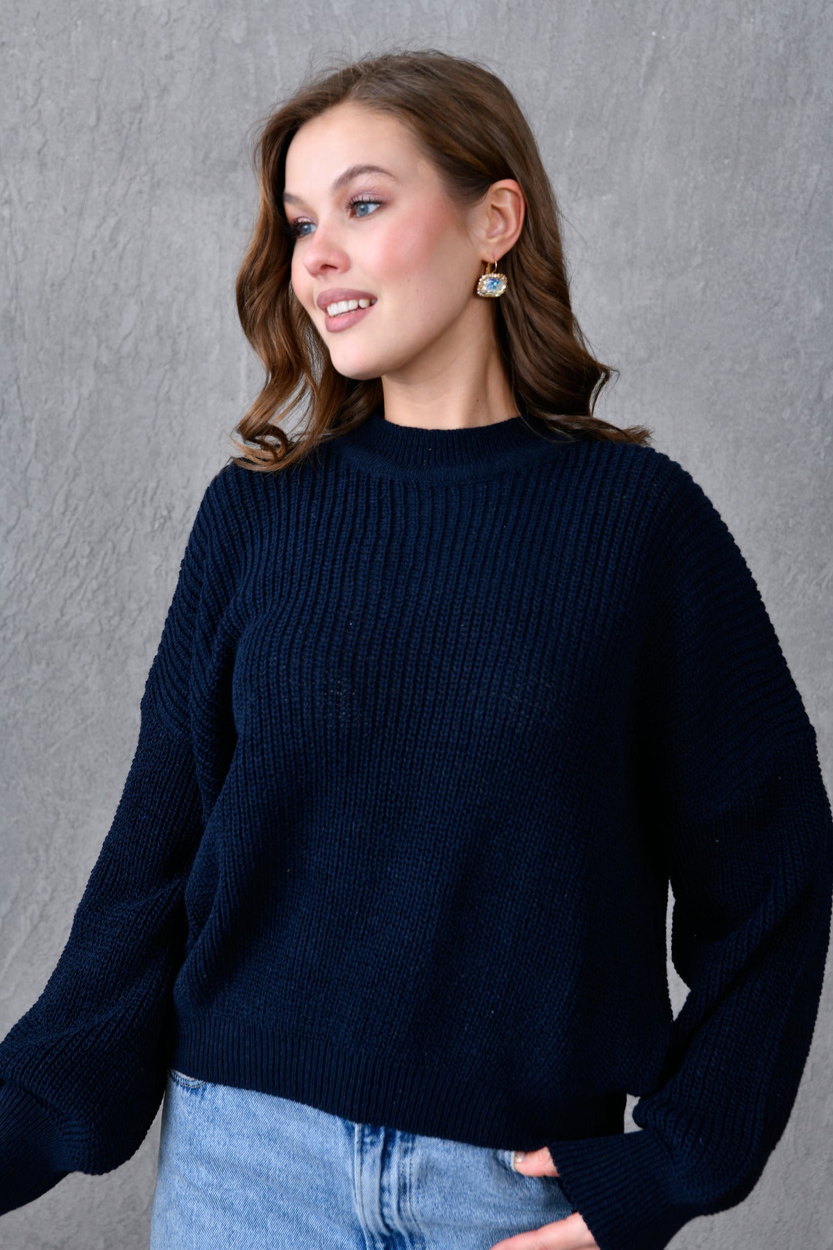 Oversize-Strickpullover mit weiten Ärmeln, Rundhalsausschnitt und langen Ärmeln