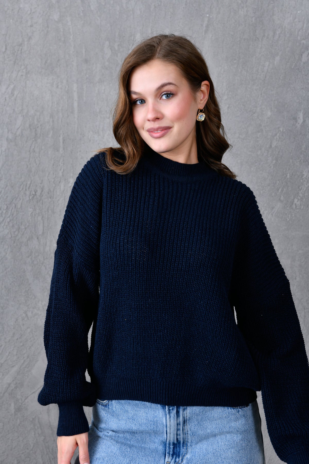 Oversize-Strickpullover mit weiten Ärmeln, Rundhalsausschnitt und langen Ärmeln