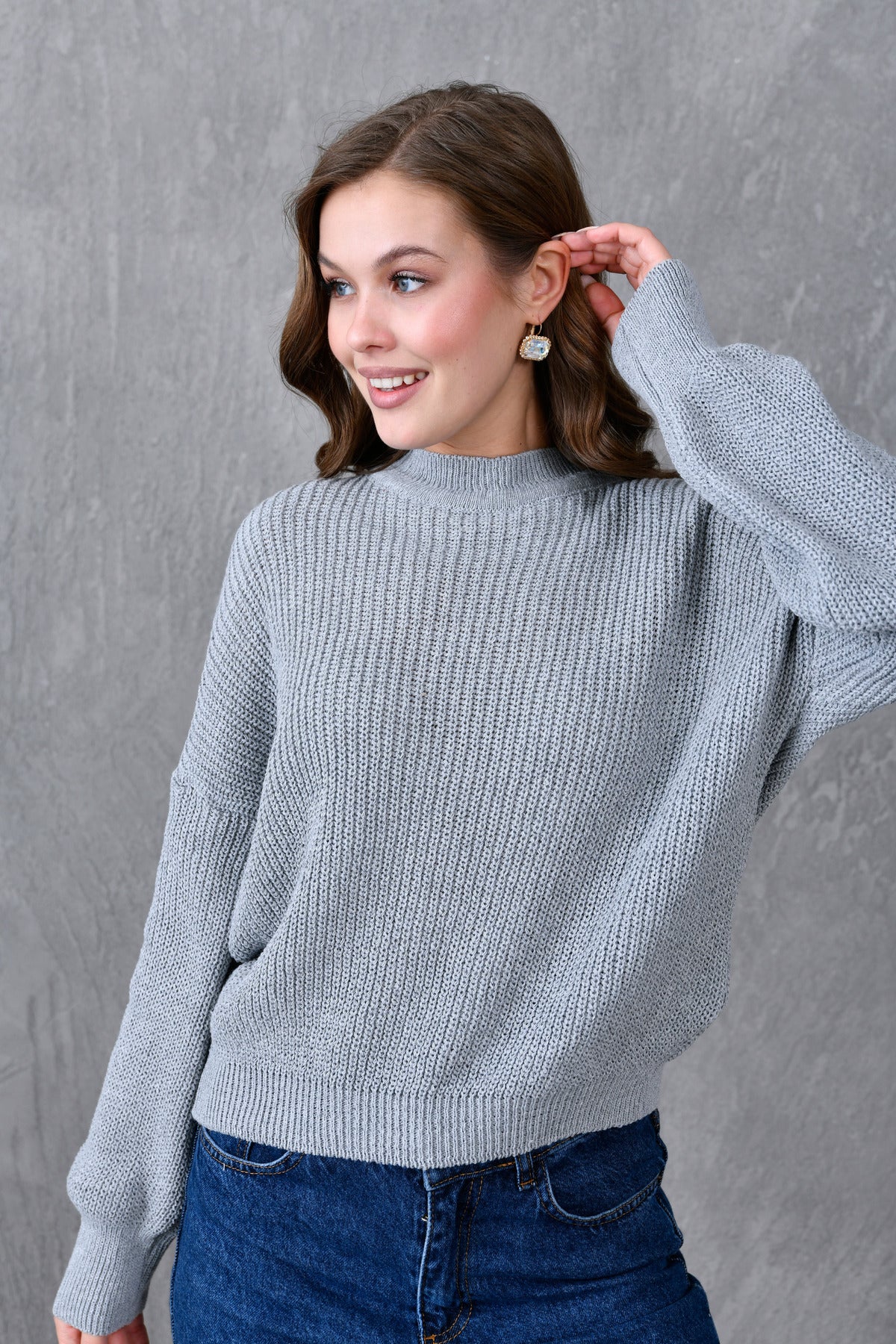 Oversize-Strickpullover mit weiten Ärmeln, Rundhalsausschnitt und langen Ärmeln