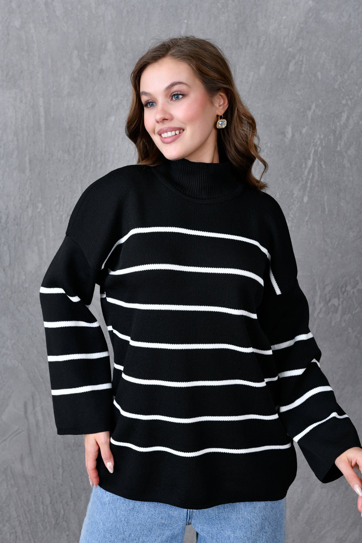 Weitärmeliger, Stehkragen, langärmeliger Oversize-Strickpullover mit Streifenmuster