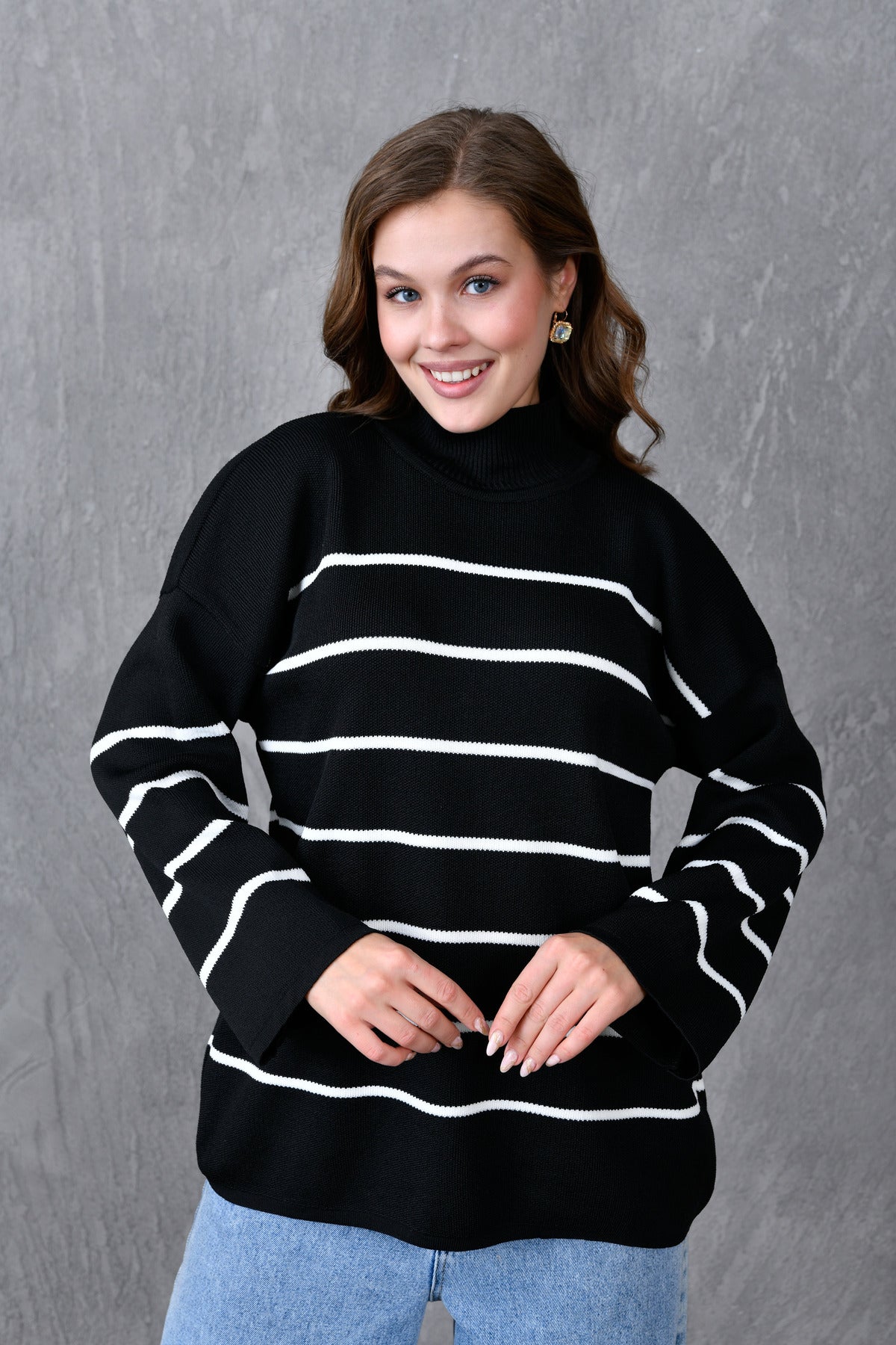 Weitärmeliger, Stehkragen, langärmeliger Oversize-Strickpullover mit Streifenmuster