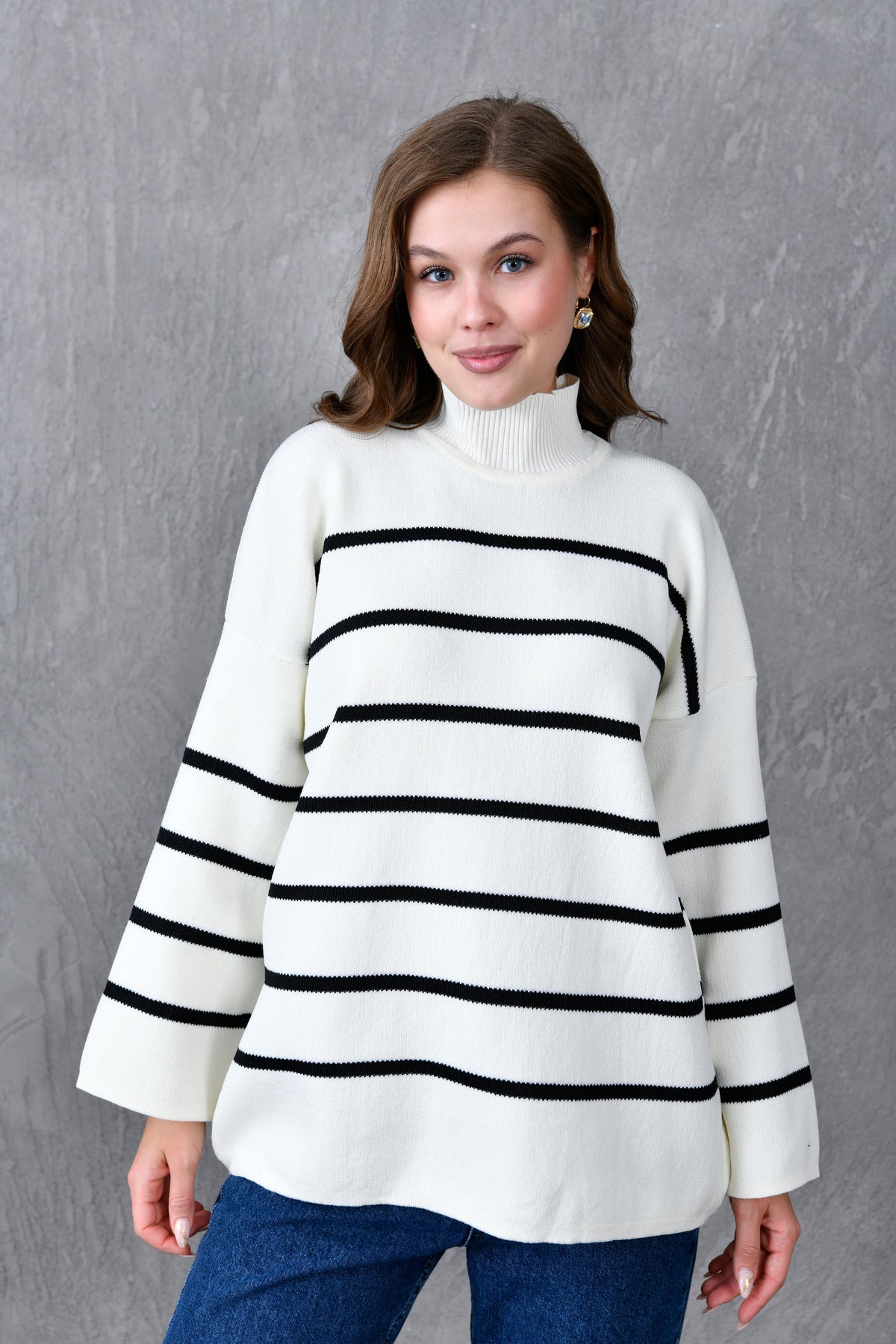 Weitärmeliger, Stehkragen, langärmeliger Oversize-Strickpullover mit Streifenmuster