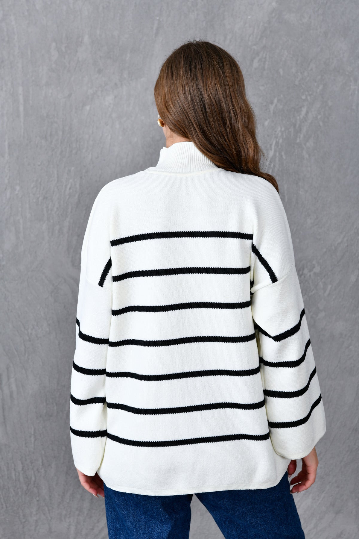 Weitärmeliger, Stehkragen, langärmeliger Oversize-Strickpullover mit Streifenmuster