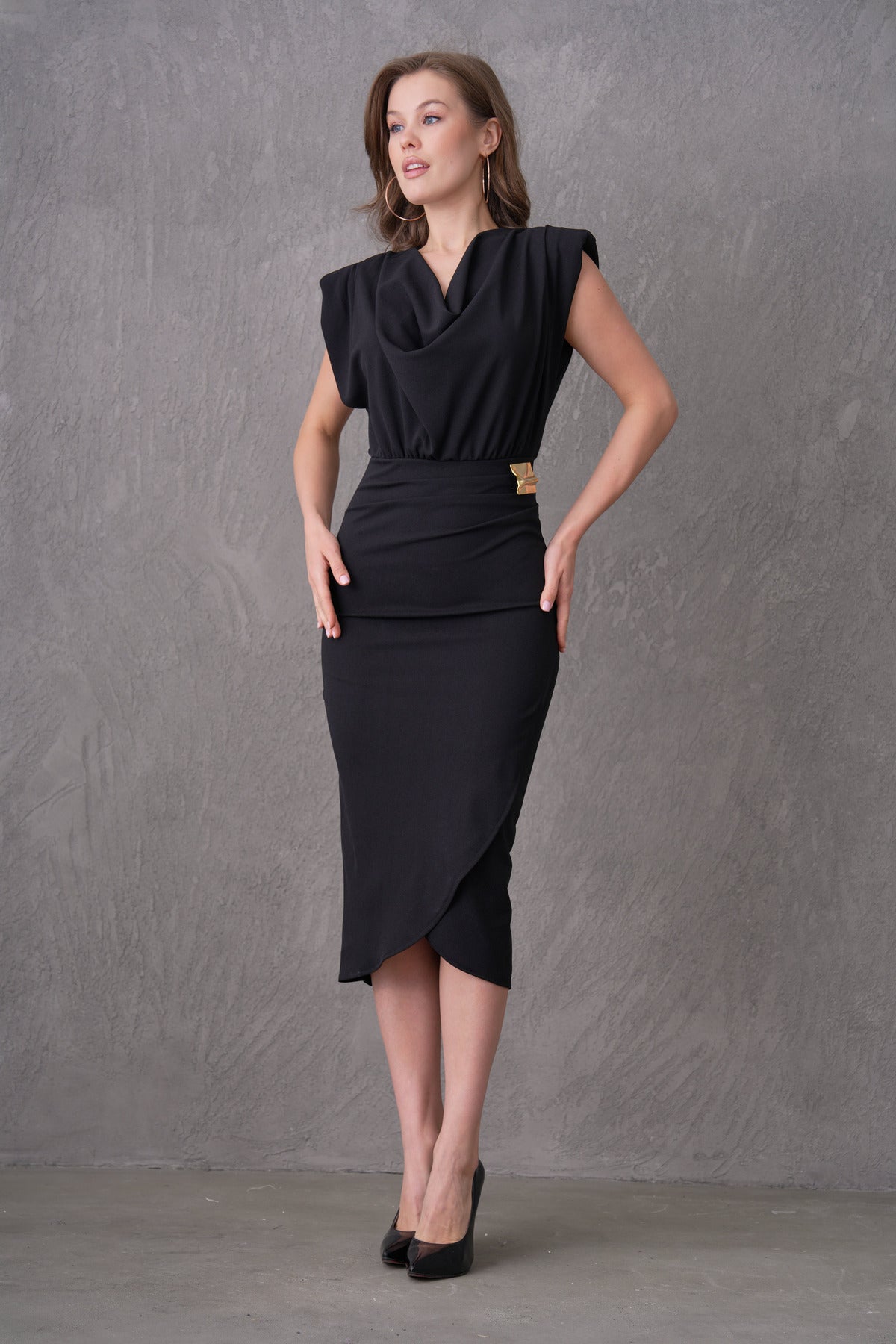 Midikleid mit V-Ausschnitt