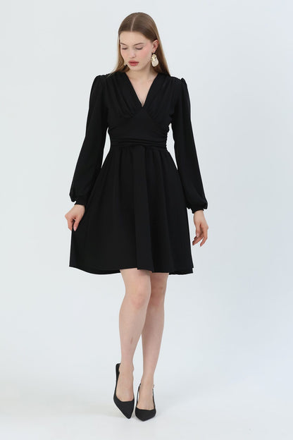 V-Ausschnitt, langärmeliges ausgestelltes Kleid