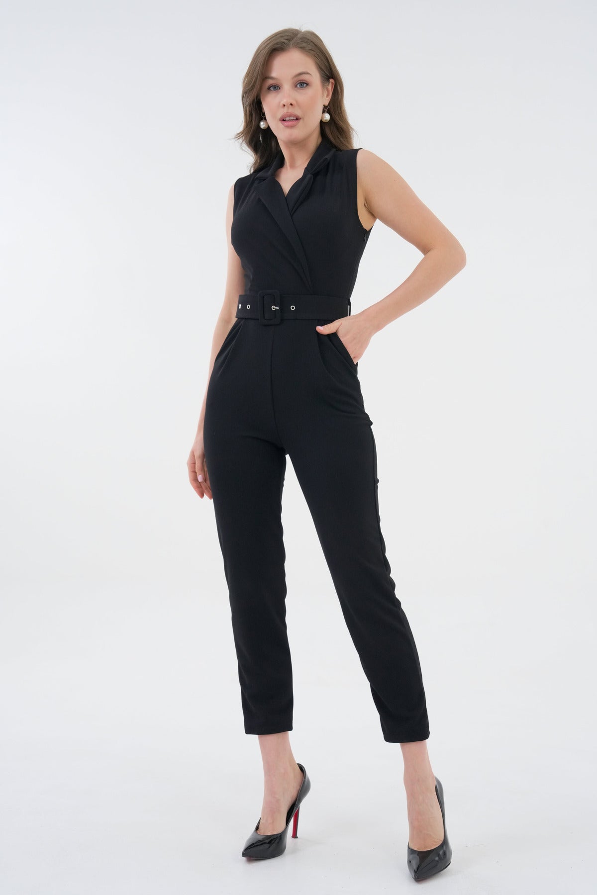Jumpsuit mit engem Bein