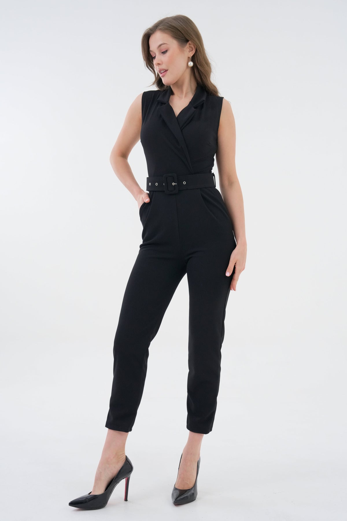 Jumpsuit mit engem Bein
