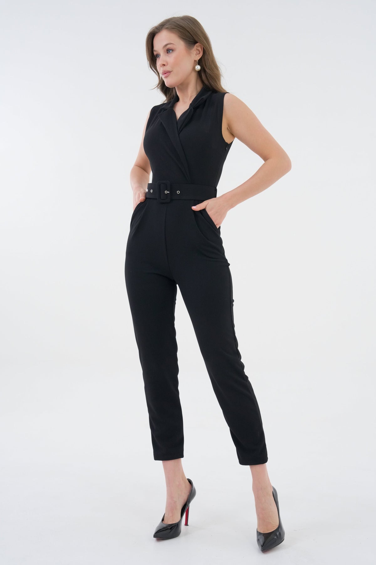 Jumpsuit mit engem Bein