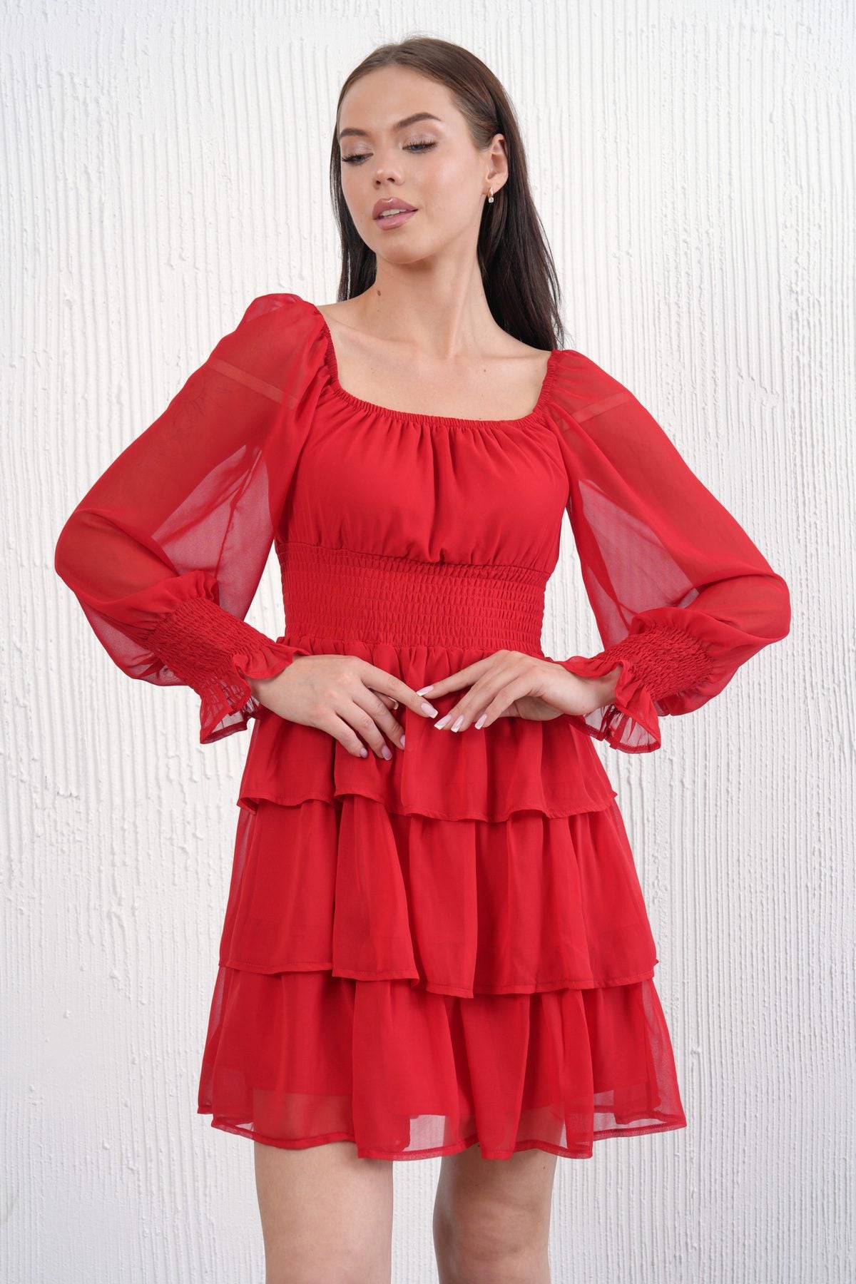 Langärmeliges schulterfreies Minikleid