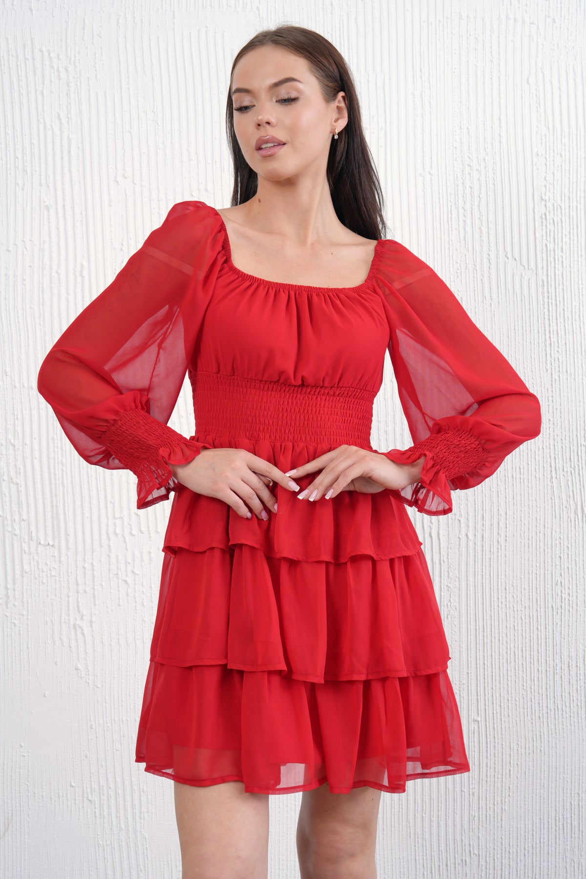 Langärmeliges schulterfreies Minikleid