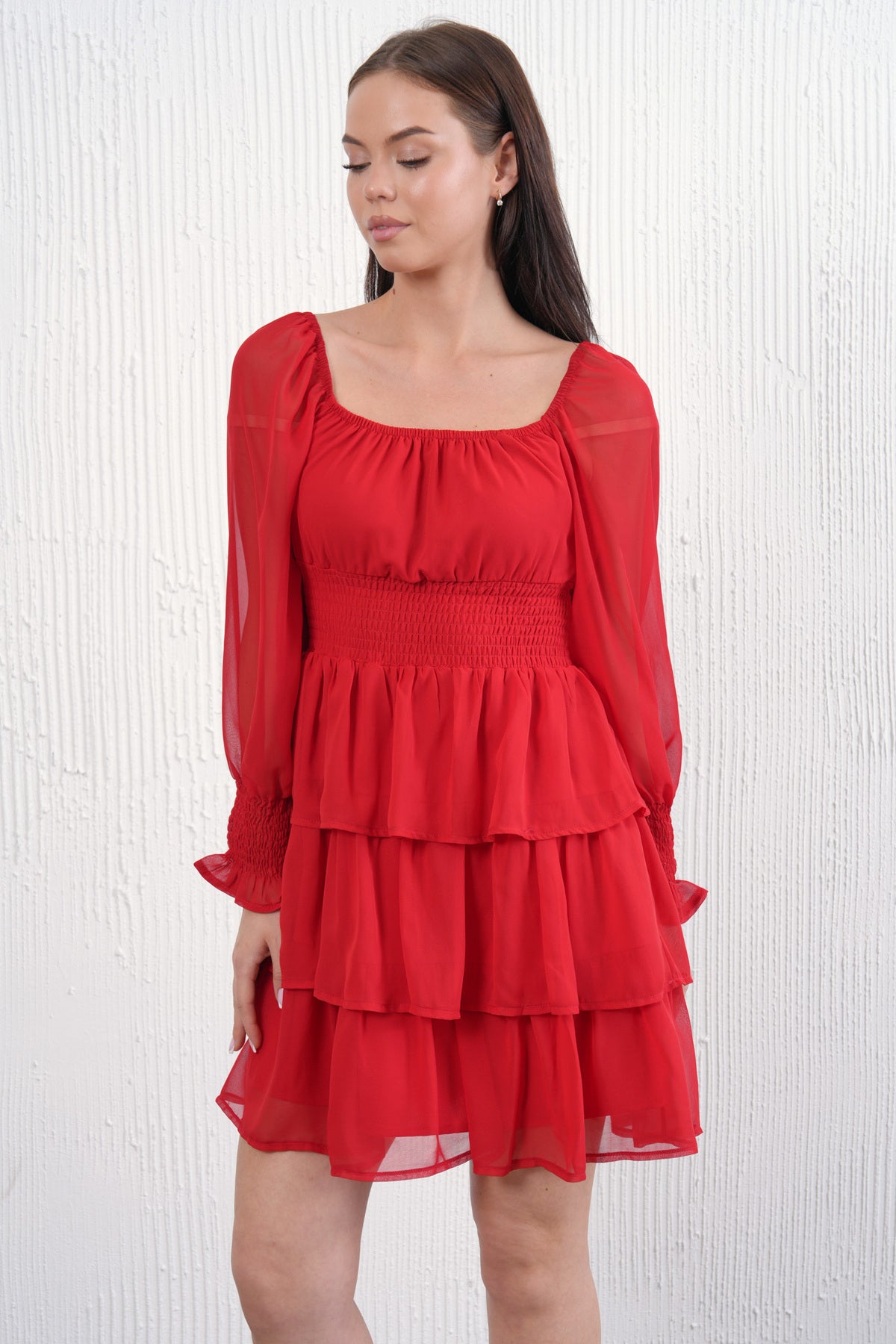 Langärmeliges schulterfreies Minikleid