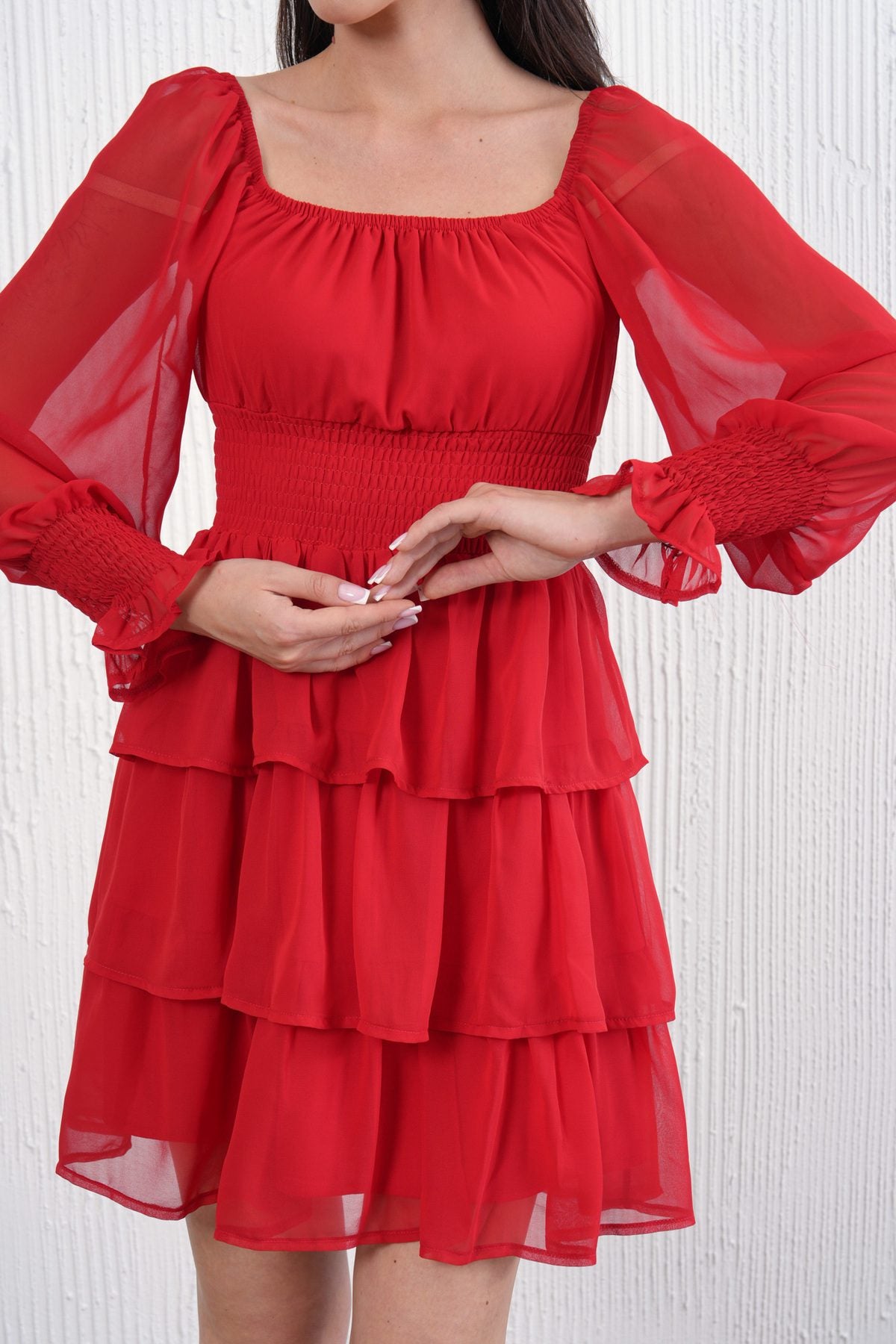 Langärmeliges schulterfreies Minikleid