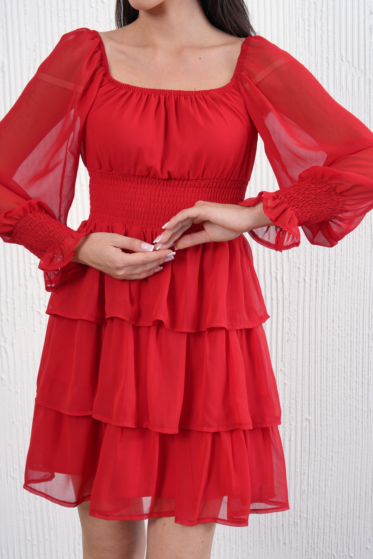 Langärmeliges schulterfreies Minikleid