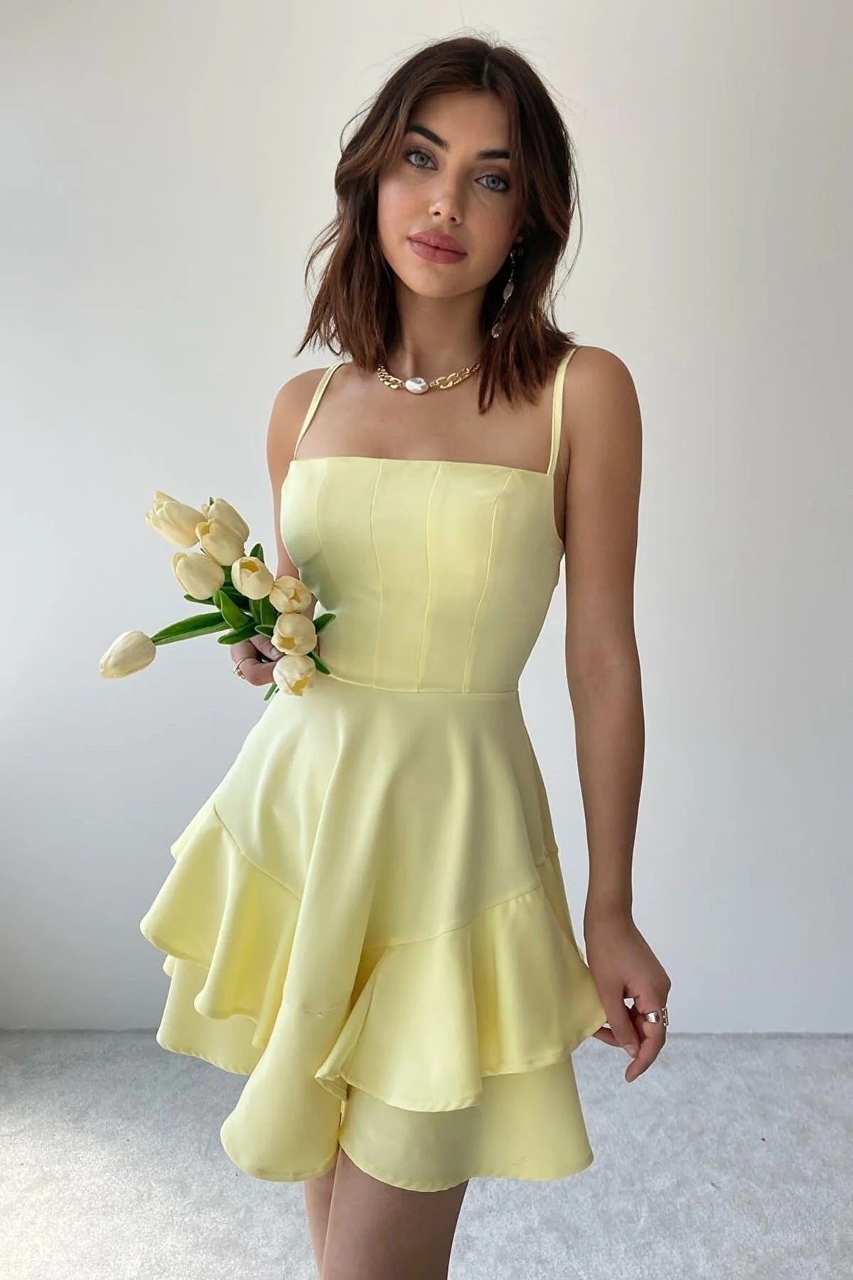 Kleid mit dünnen Trägern
