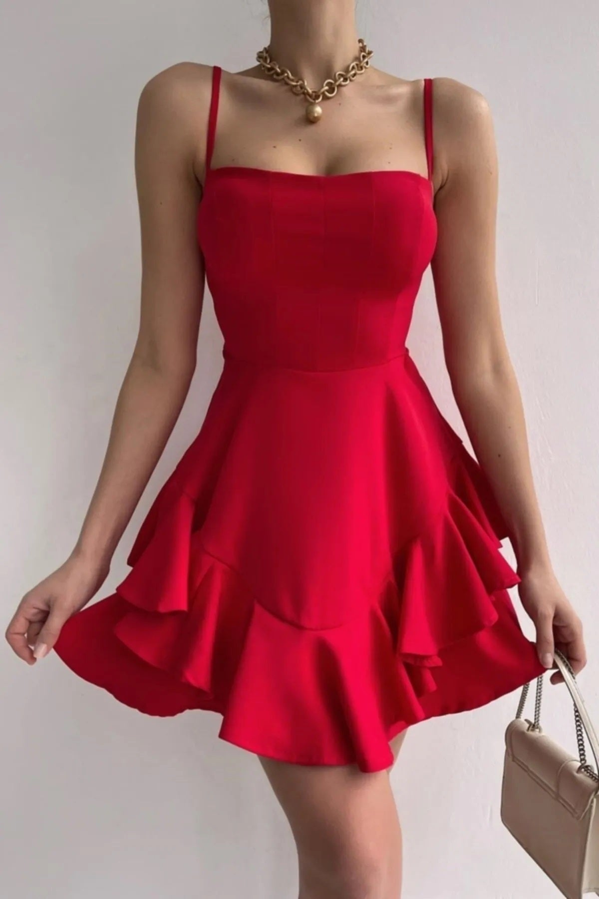 Kleid mit dünnen Trägern