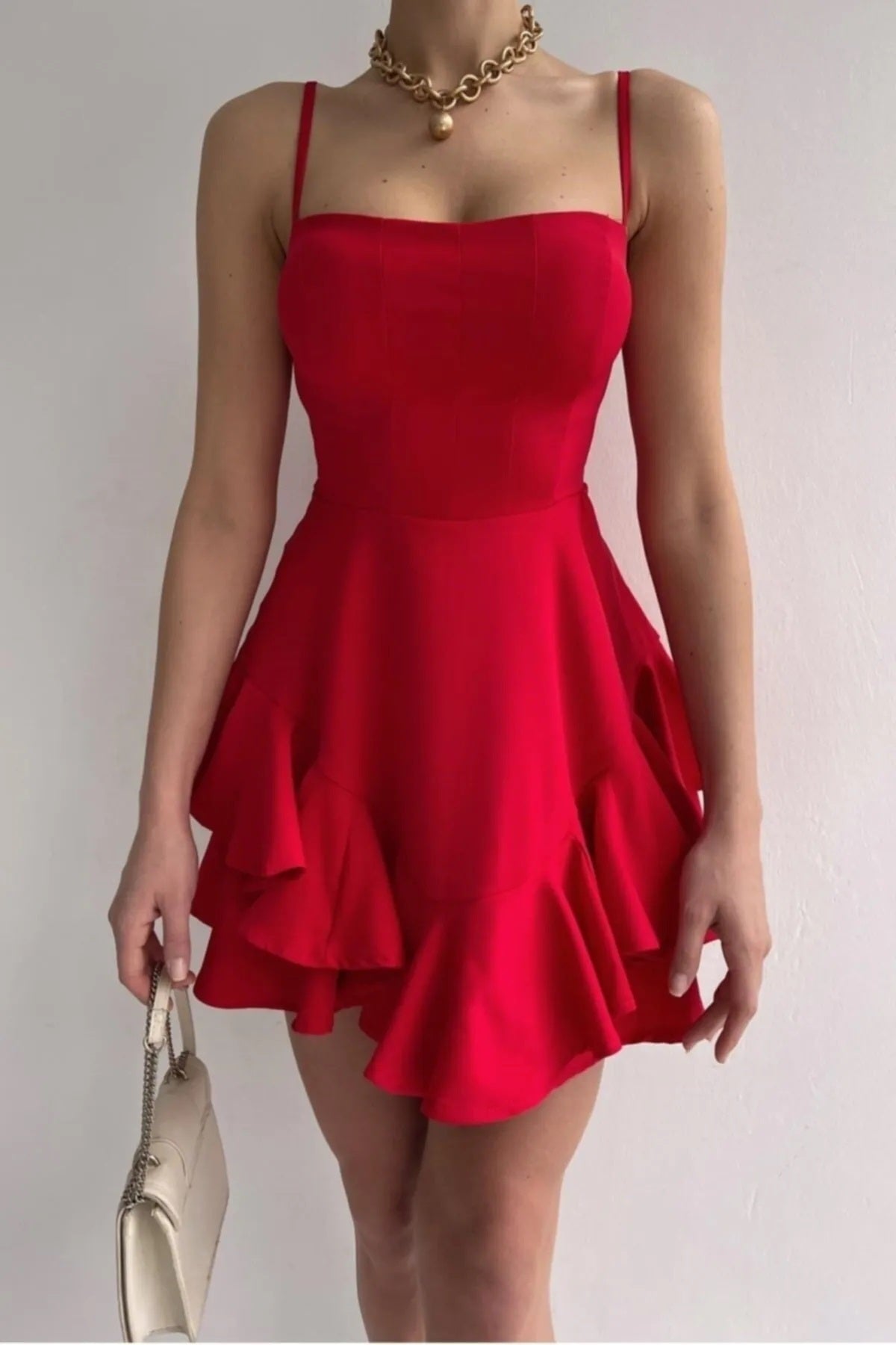 Kleid mit dünnen Trägern