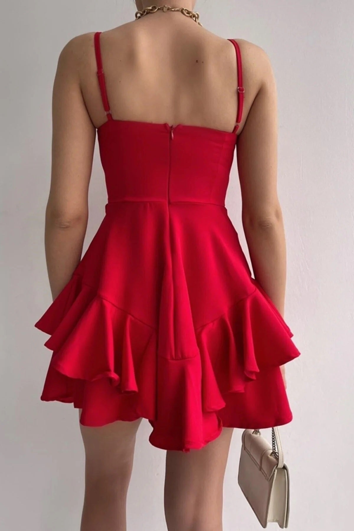 Kleid mit dünnen Trägern