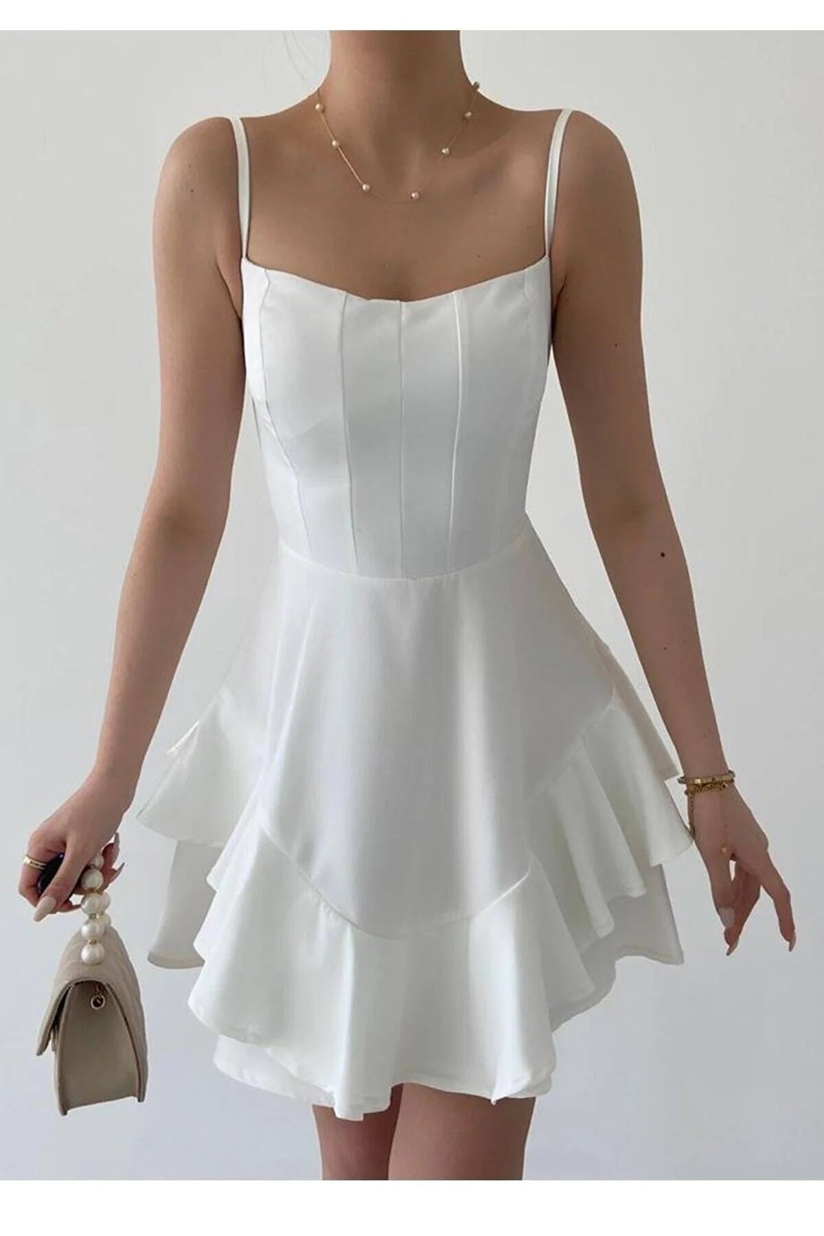 Kleid mit dünnen Trägern