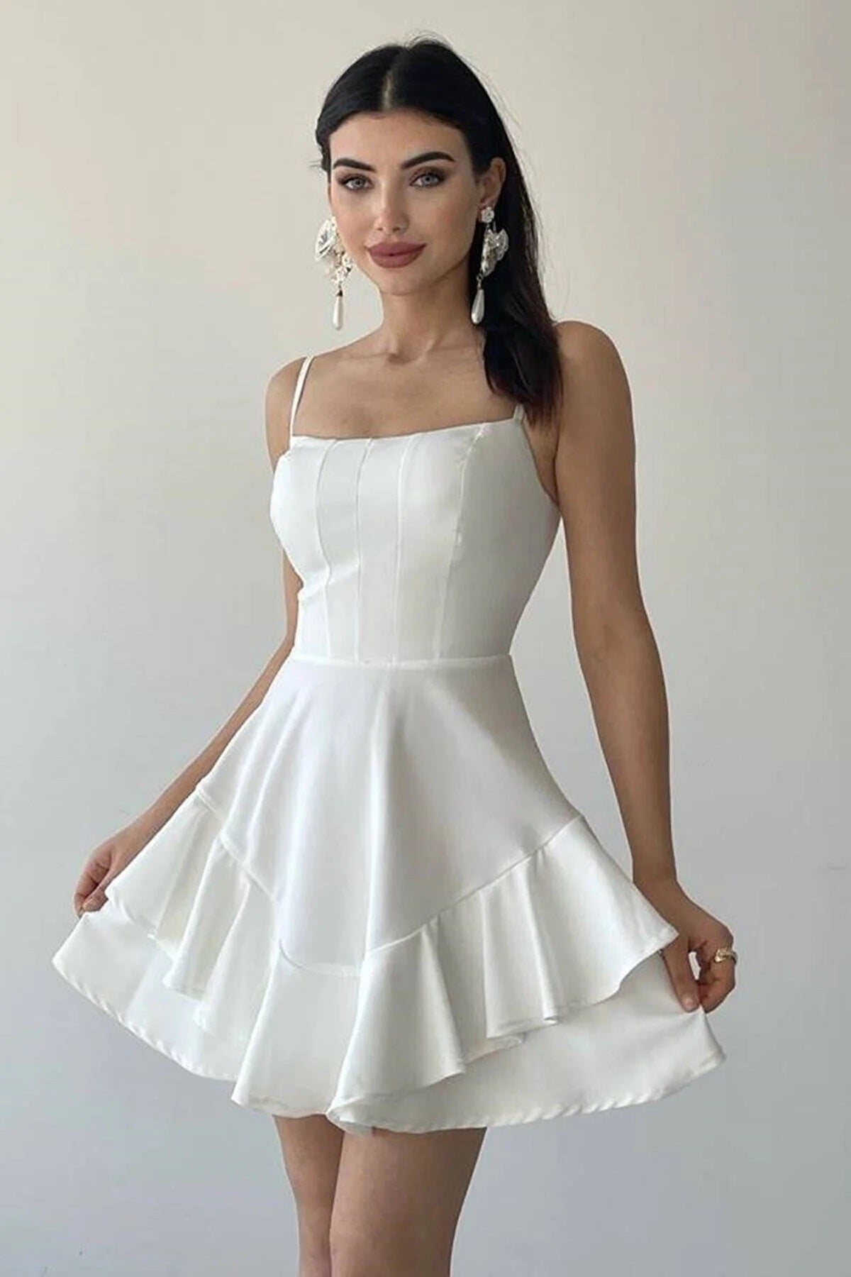 Kleid mit dünnen Trägern