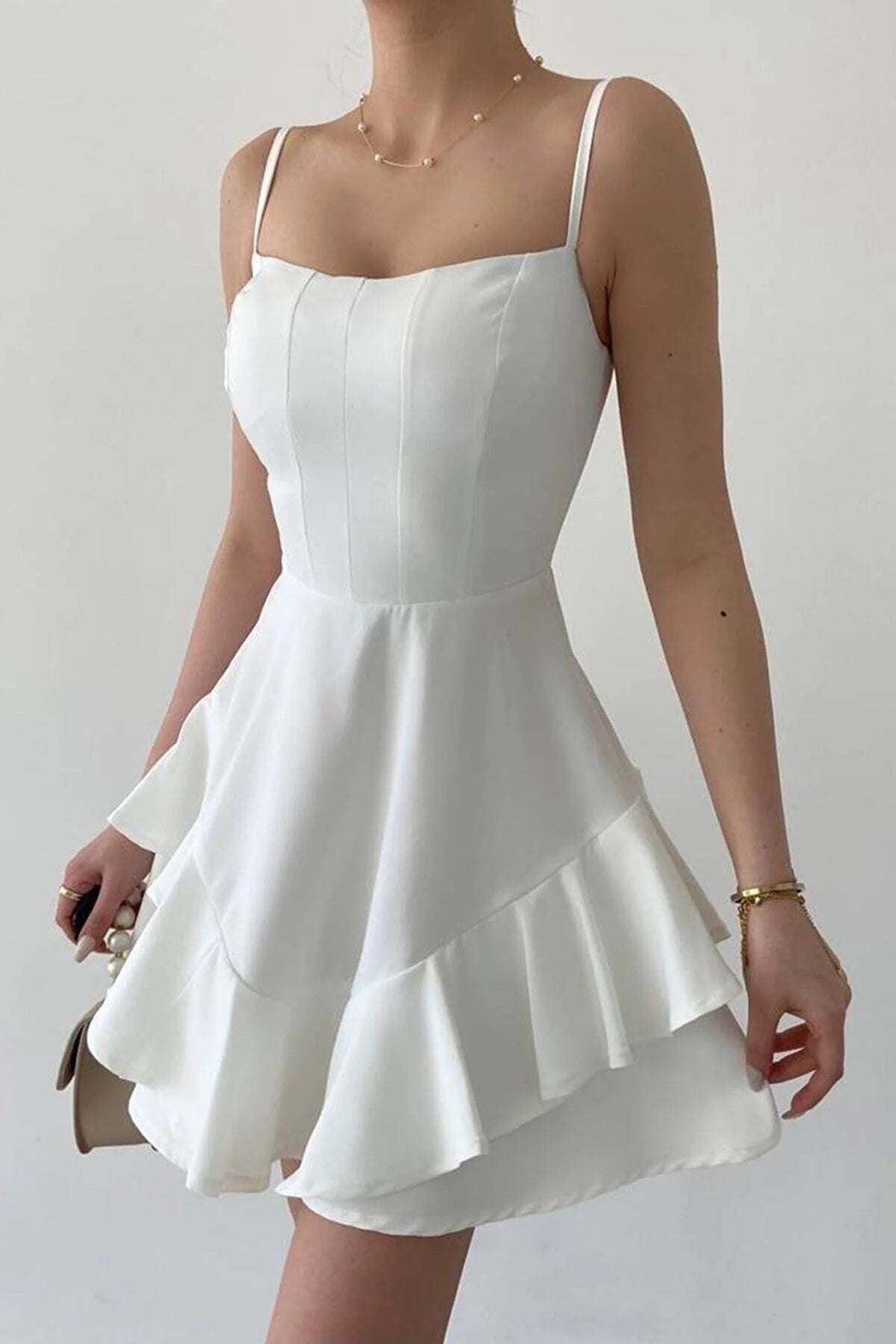 Kleid mit dünnen Trägern