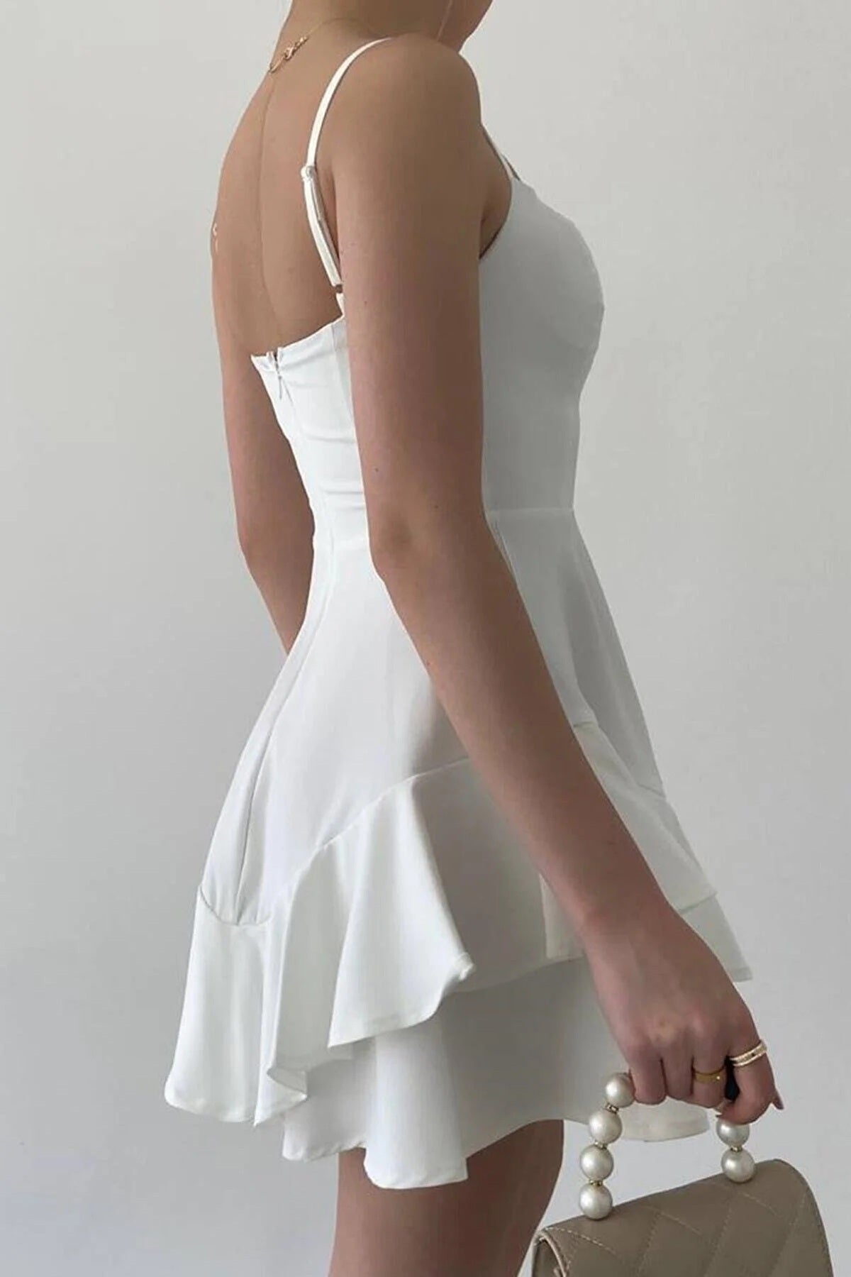 Kleid mit dünnen Trägern