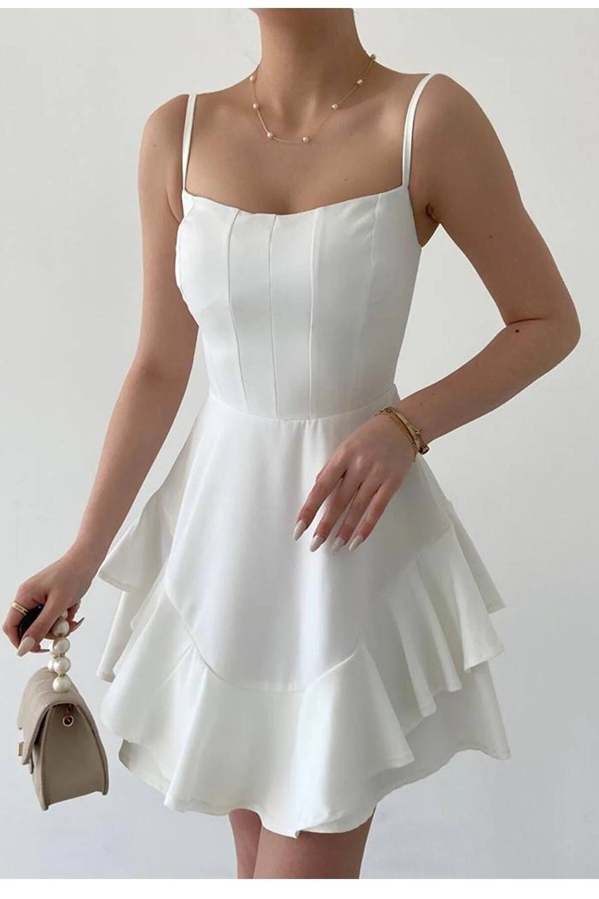 Kleid mit dünnen Trägern