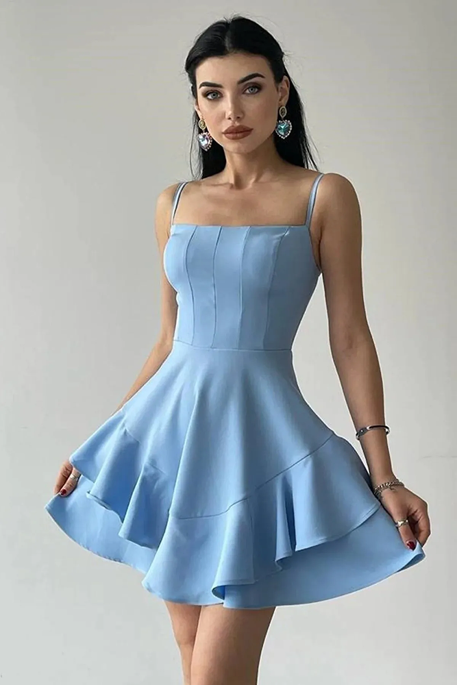 Kleid mit dünnen Trägern