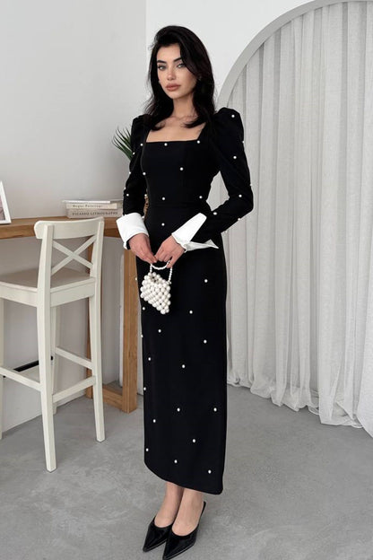 Midikleid mit eckigem Ausschnitt und Ärmeln