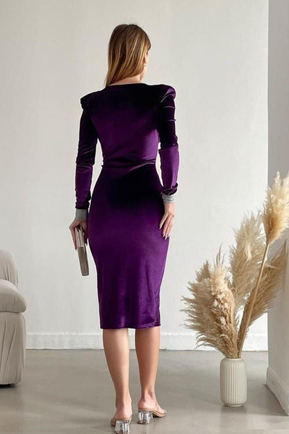 Midikleid mit Strassverzierungen an den Ärmeln