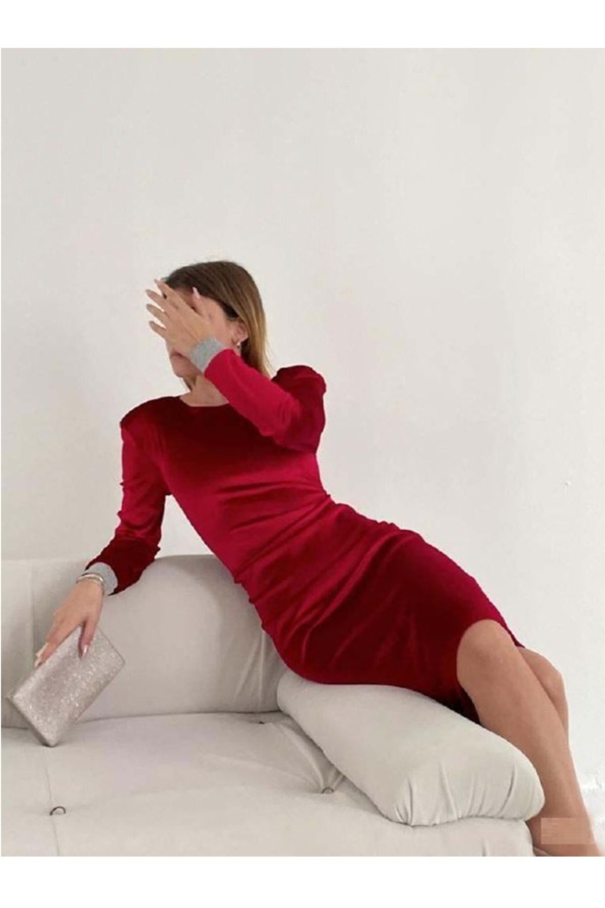 Midikleid mit Strassverzierungen an den Ärmeln