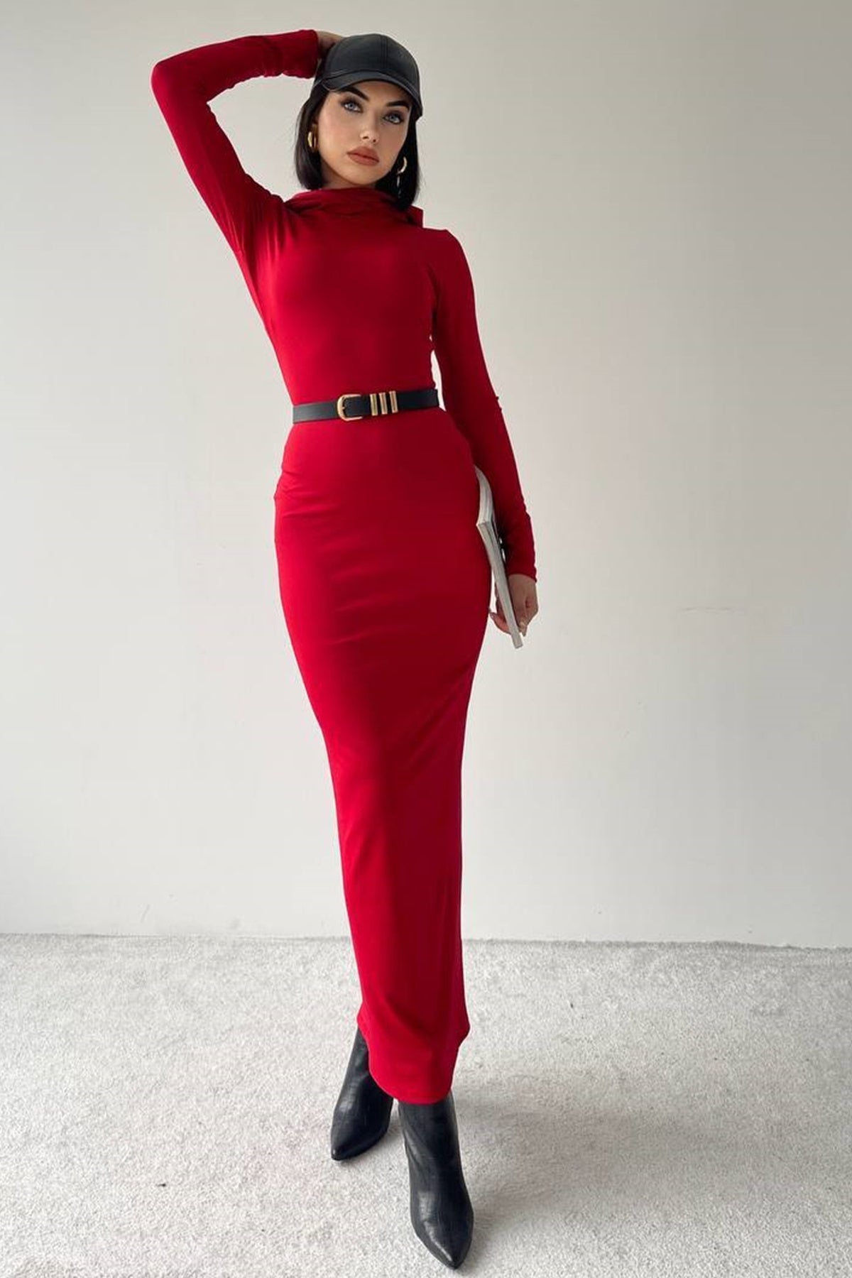 Midikleid mit Kapuze und langen Ärmeln