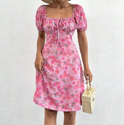 Blumiges Schnür-Supremo Midi-Kleid