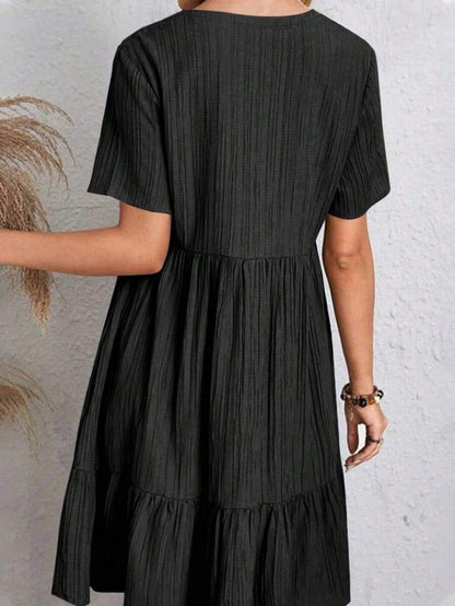 JANE'S Damen Kurzarm V-Ausschnitt Rüschen Crepe Kleid