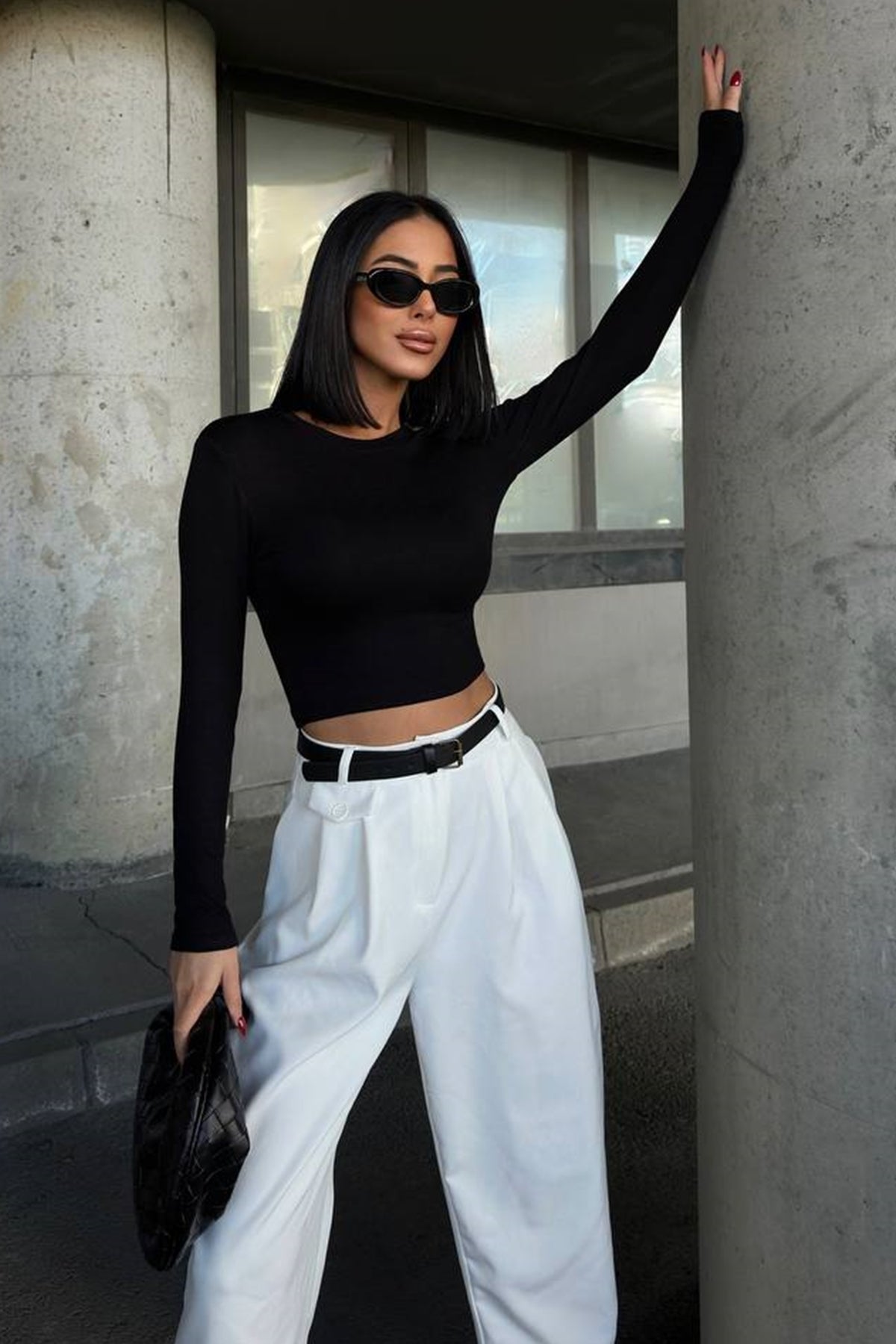 Crop-Cut-Bluse mit langen Ärmeln und Rundhalsausschnitt