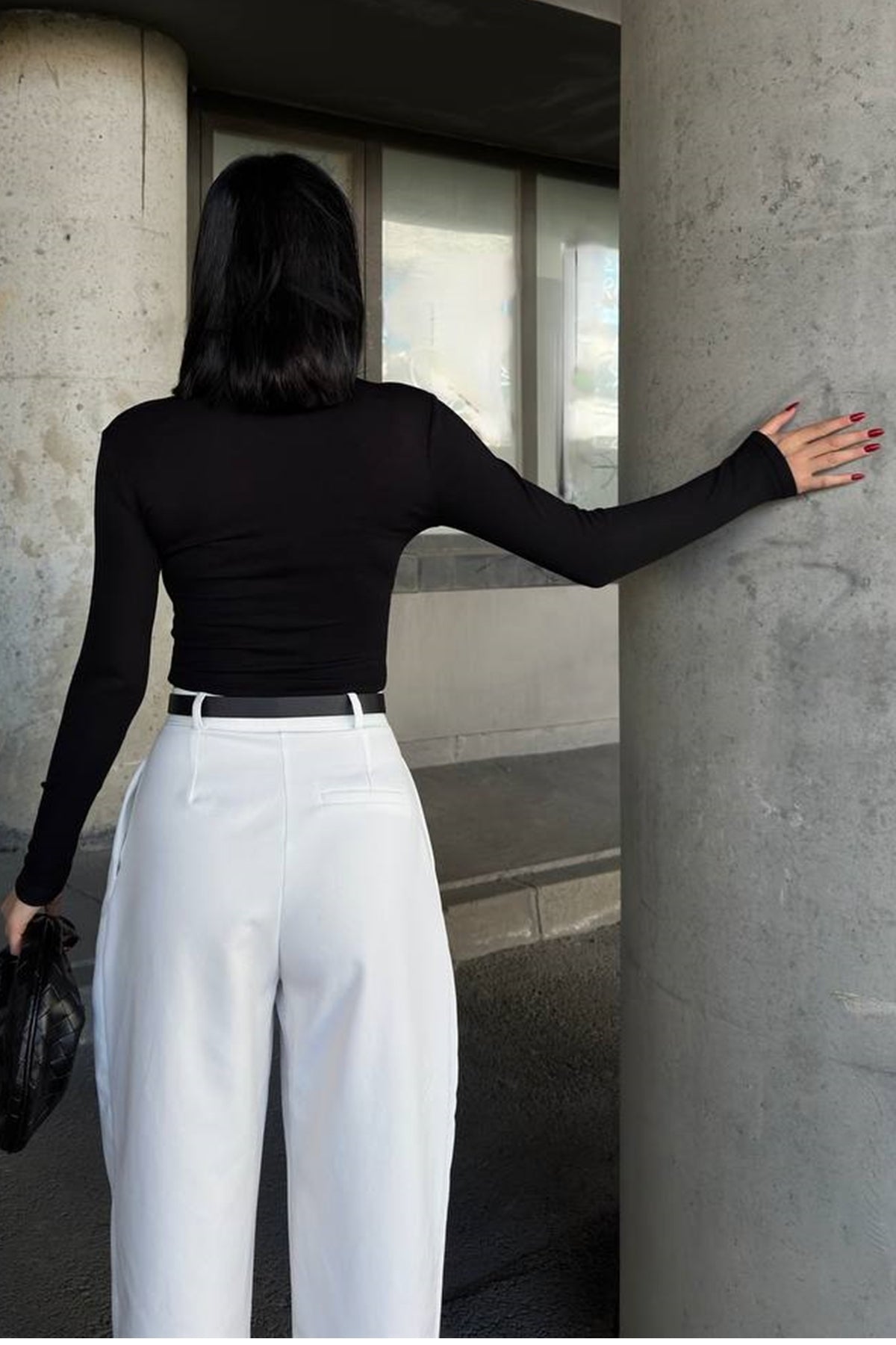 Crop-Cut-Bluse mit langen Ärmeln und Rundhalsausschnitt