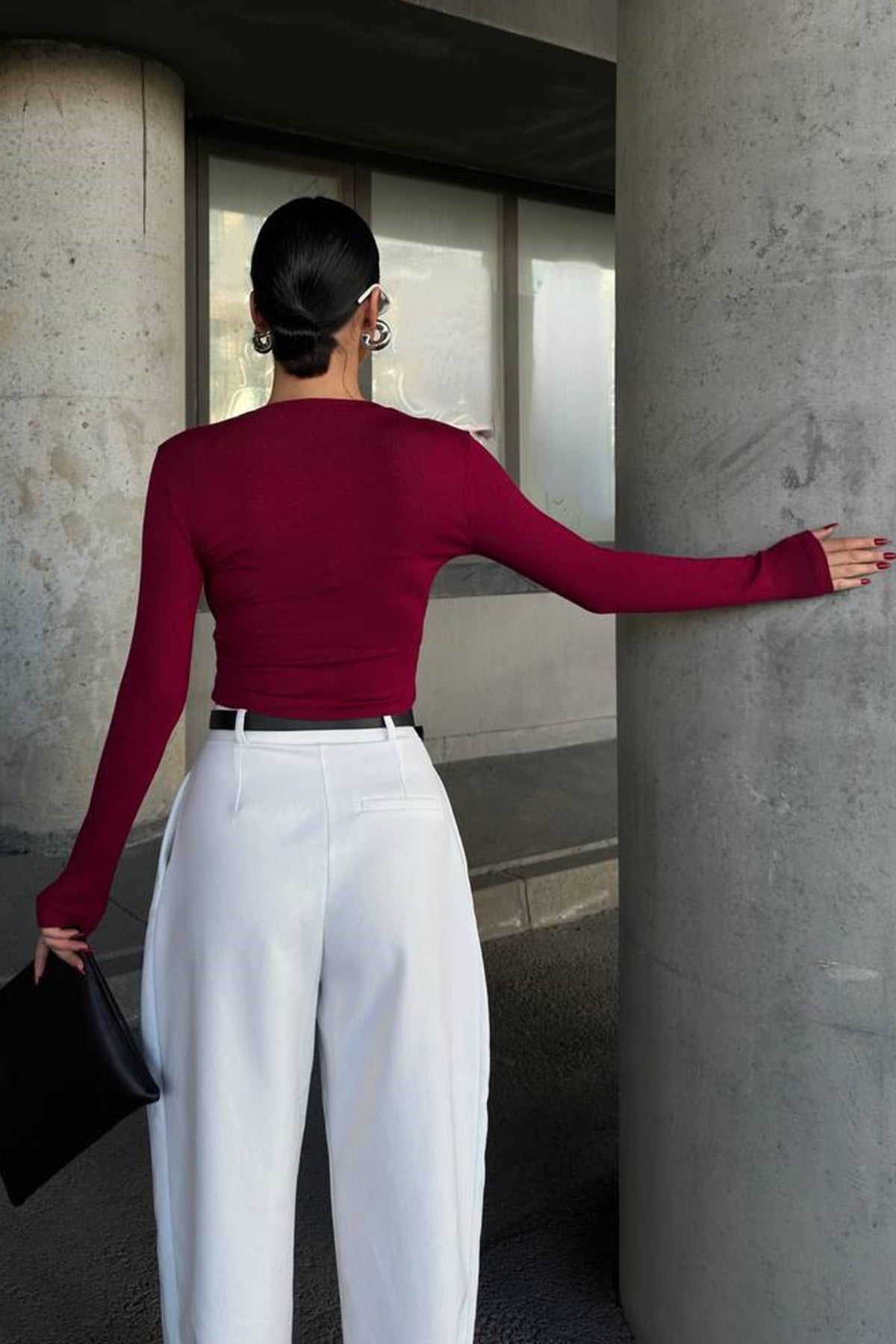 Crop-Cut-Bluse mit langen Ärmeln und Rundhalsausschnitt
