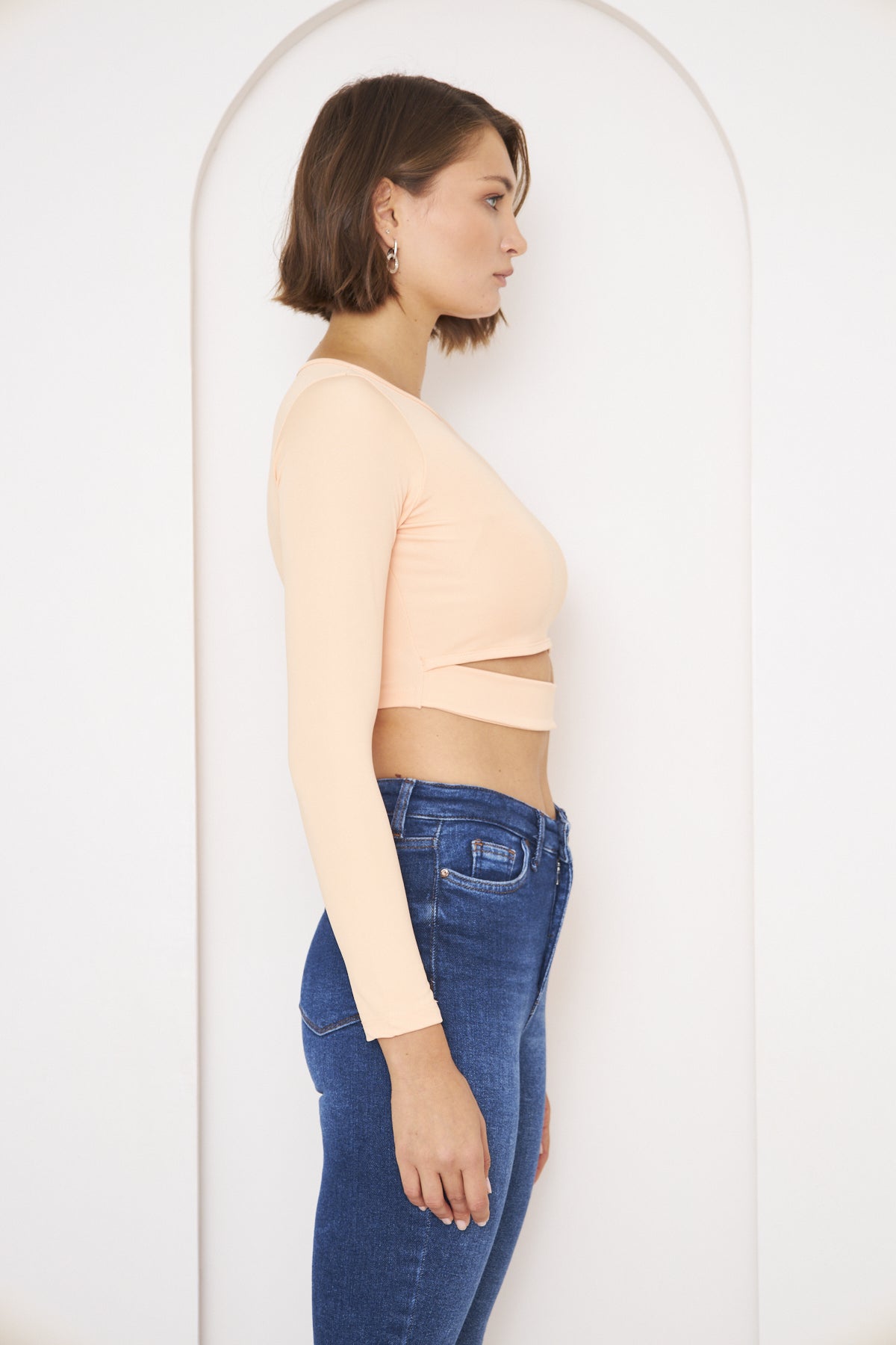 Crop-Bluse mit Rundhalsausschnitt und langen Ärmeln