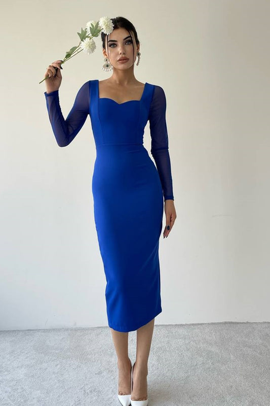 Midi-Bleistiftkleid mit Herzausschnitt