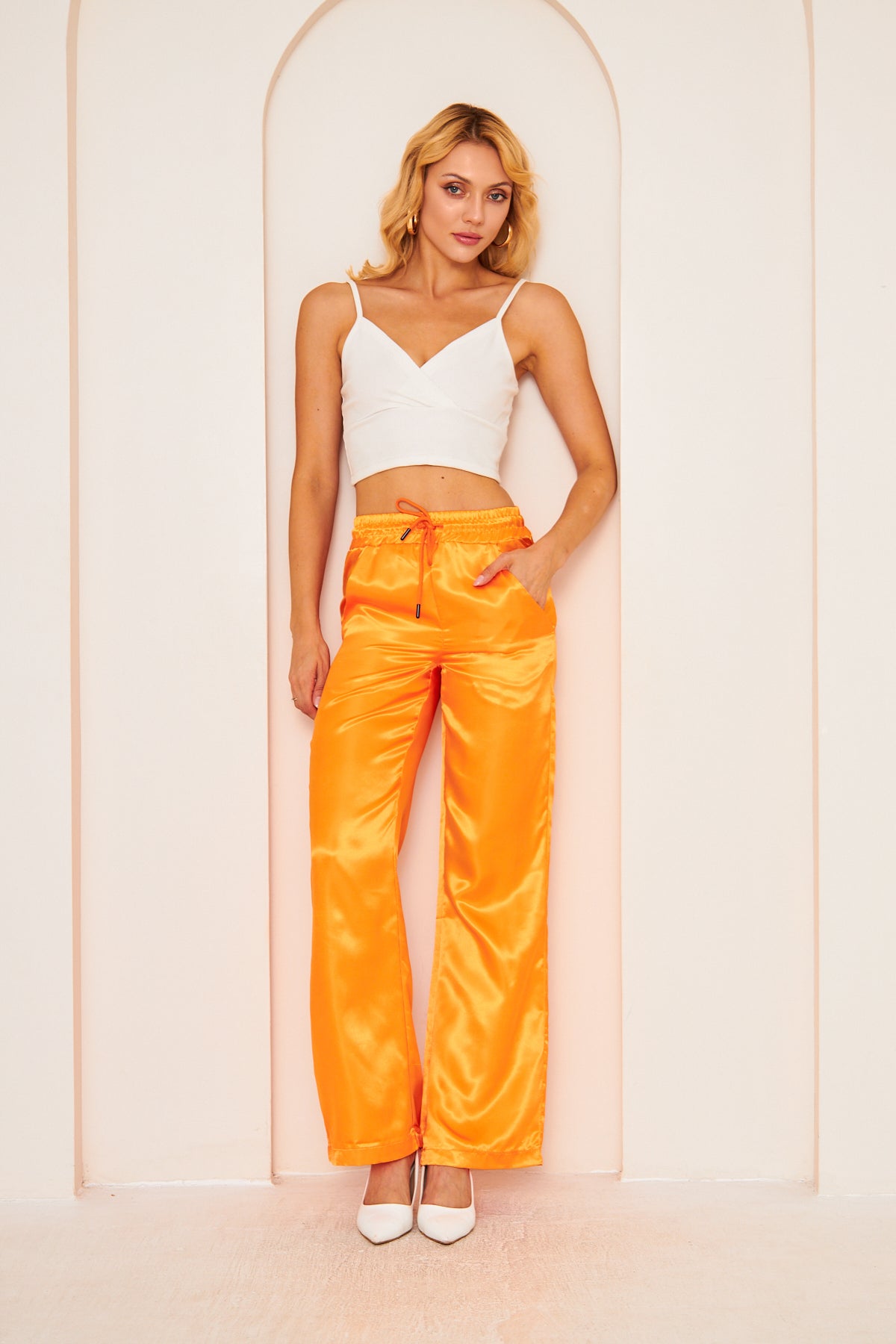 Satinhose mit hohem Bund
