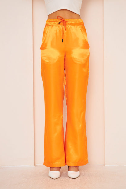 Satinhose mit hohem Bund