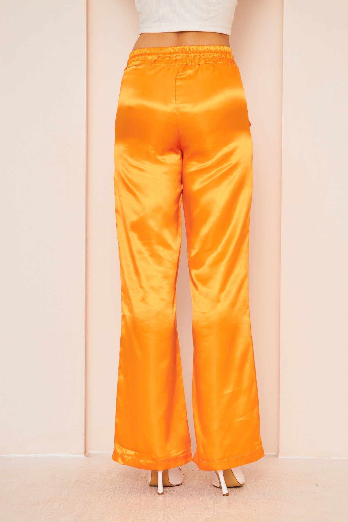 Satinhose mit hohem Bund
