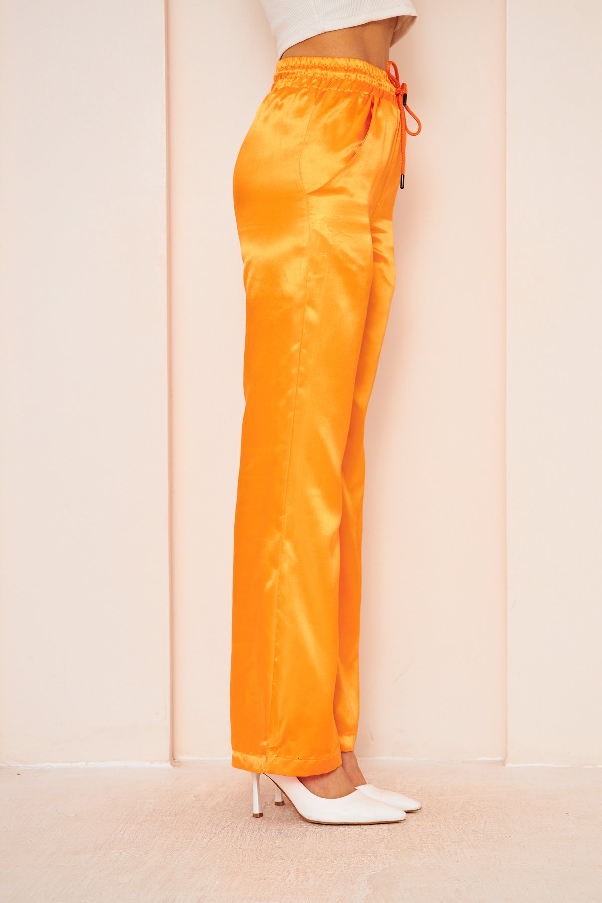 Satinhose mit hohem Bund