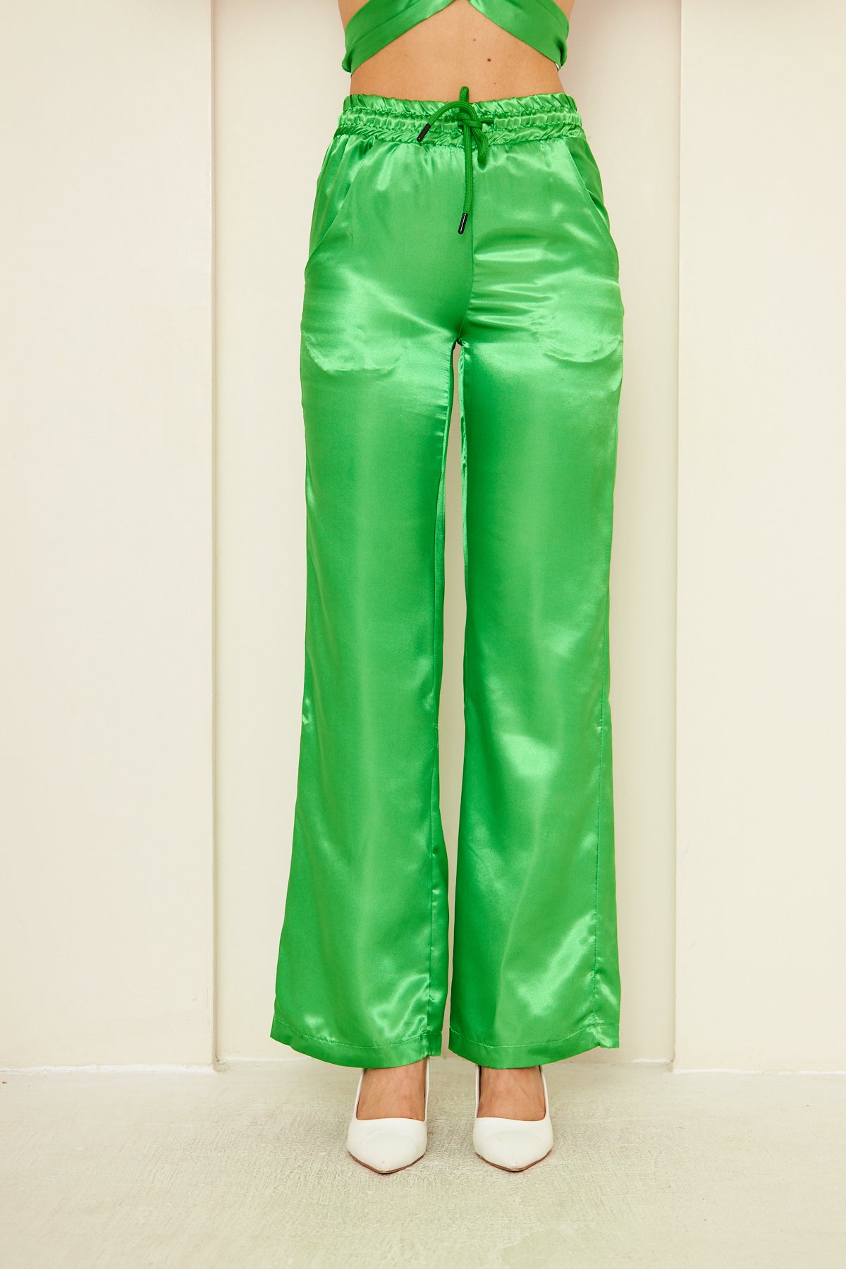 Satinhose mit hohem Bund