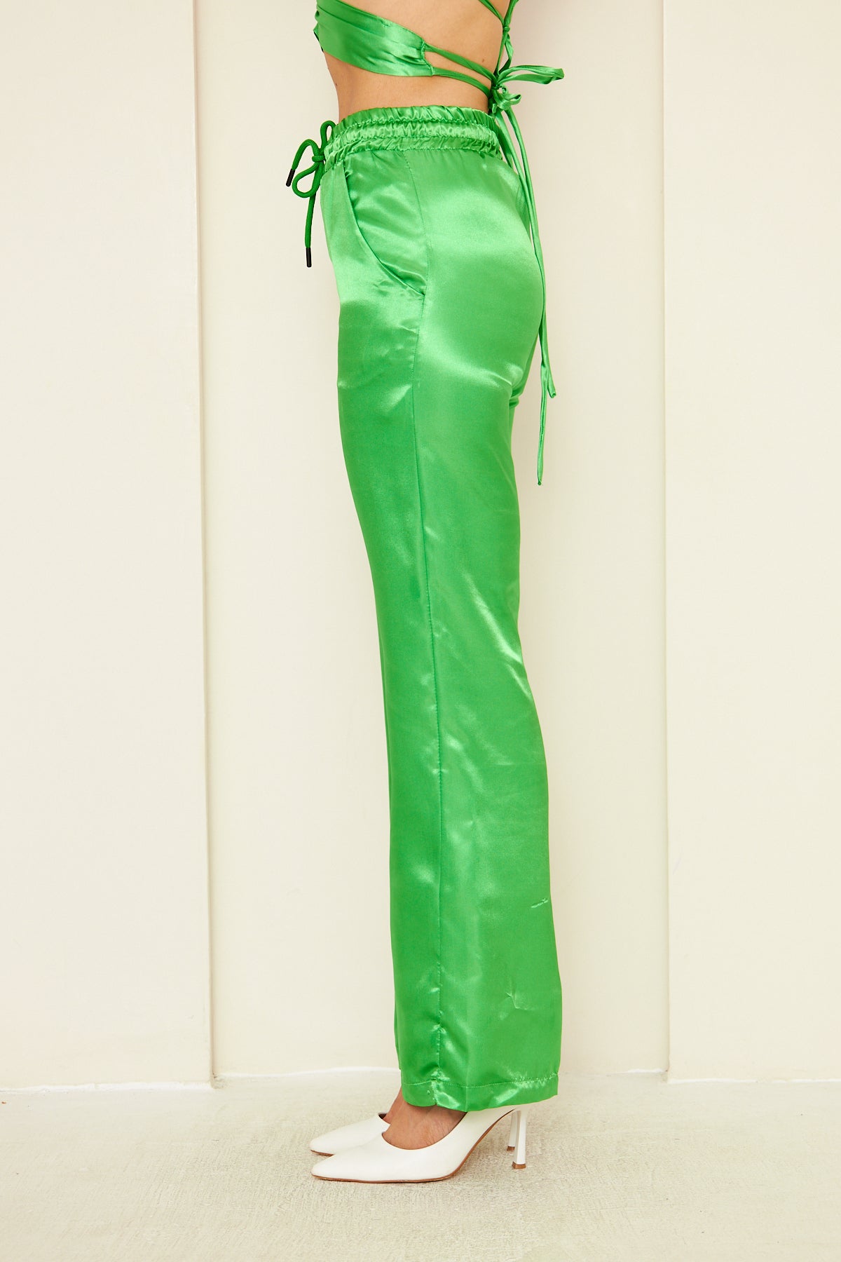 Satinhose mit hohem Bund