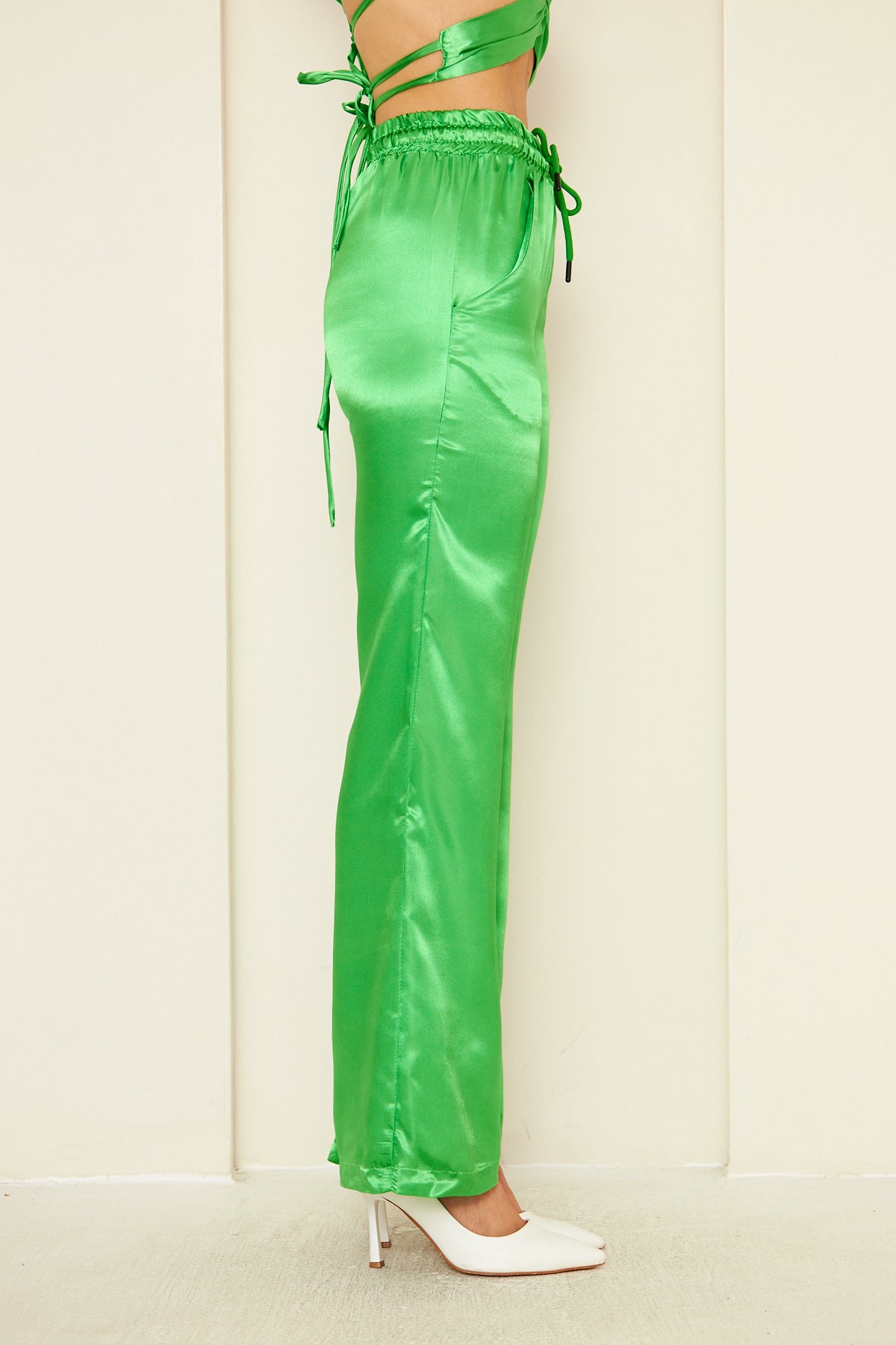 Satinhose mit hohem Bund