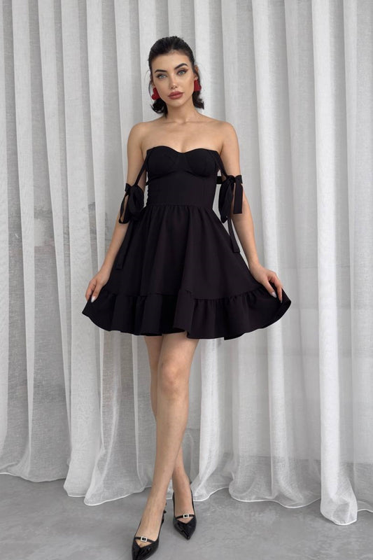 Ausgestelltes Minikleid